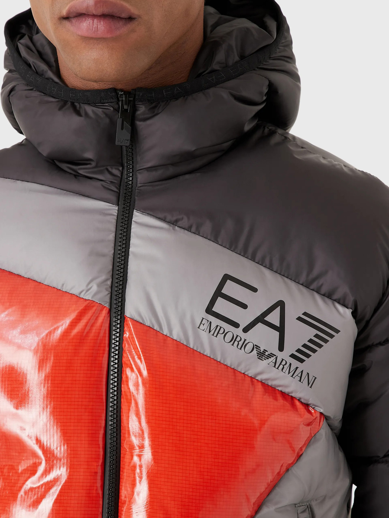 Зимняя куртка EA7 модель 6LPB60-PN5ZZ-0203 Фото