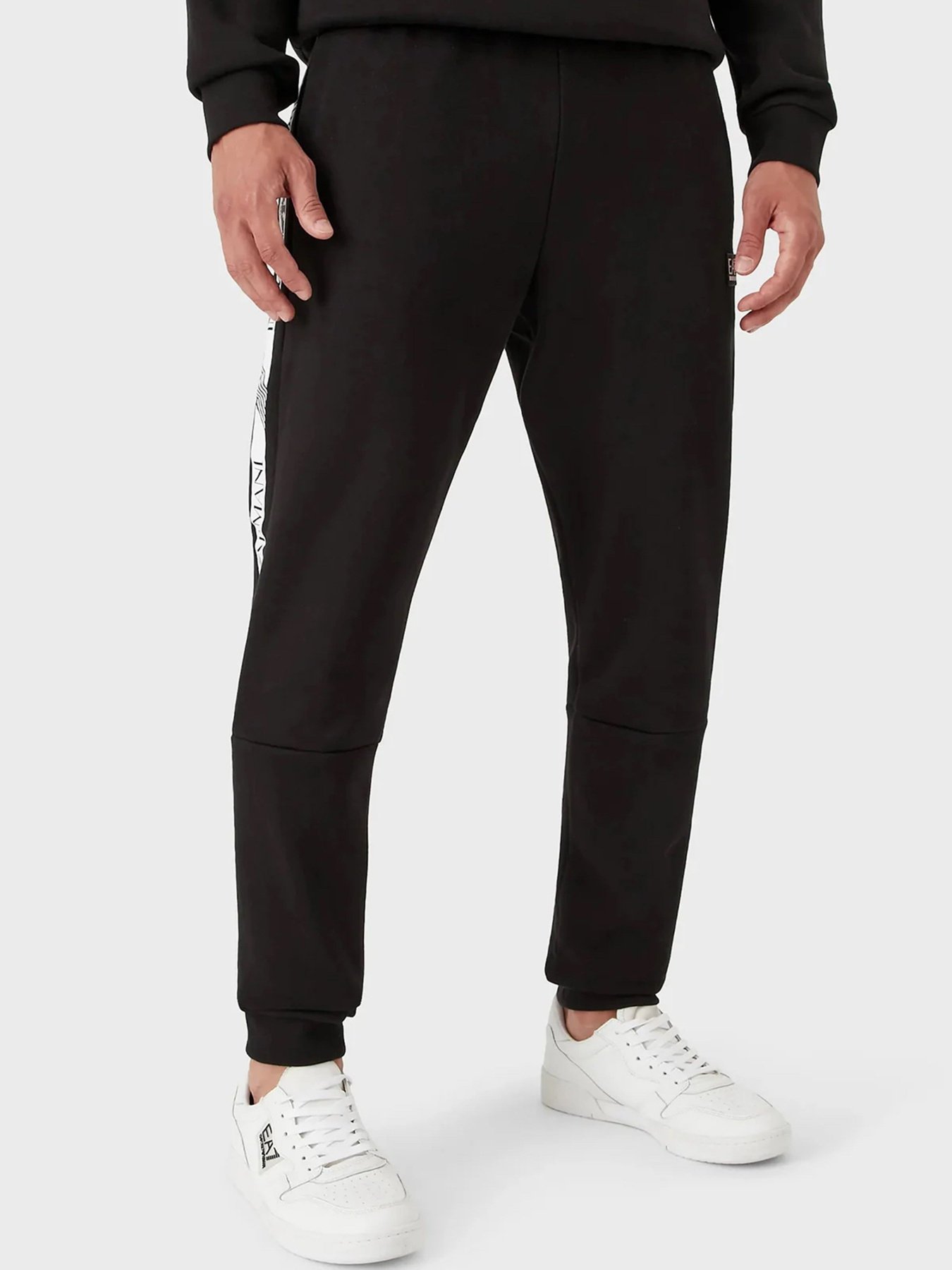 Штаны спортивные EA7 Logo Series модель 6LPPAB-PJ07Z-1200 Штаны спортивные EA7 Logo Series модель 6LPPAB-PJ07Z-1200 Фото