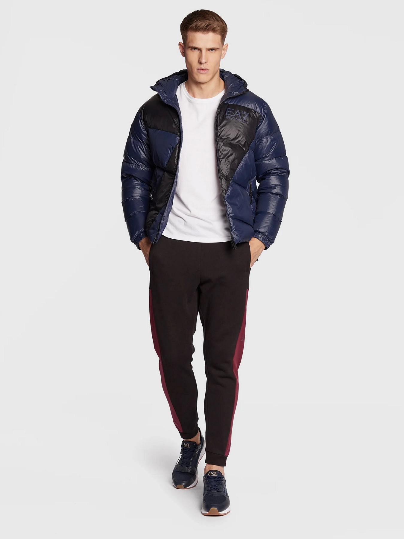 Пуховик EA7 модель 6LPB53-PNR4Z-1554 Пуховик EA7 модель 6LPB53-PNR4Z-1554 Фото