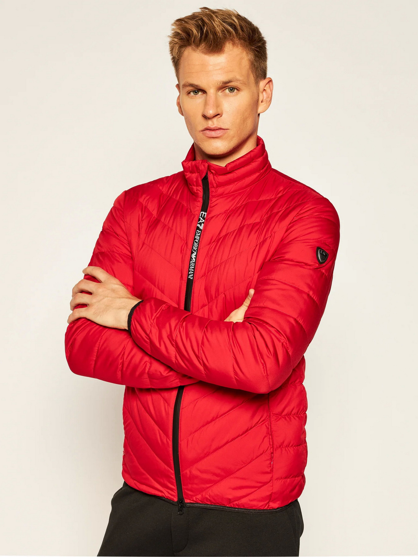 Пуховик EA7 модель 8NPB06-PNE1Z-1450 Пуховик EA7 модель 8NPB06-PNE1Z-1450 Фото