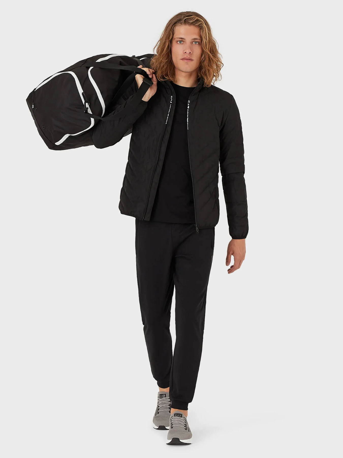 Пуховик EA7 модель 8NPB06-PNE1Z-1200 Пуховик EA7 модель 8NPB06-PNE1Z-1200 Фото