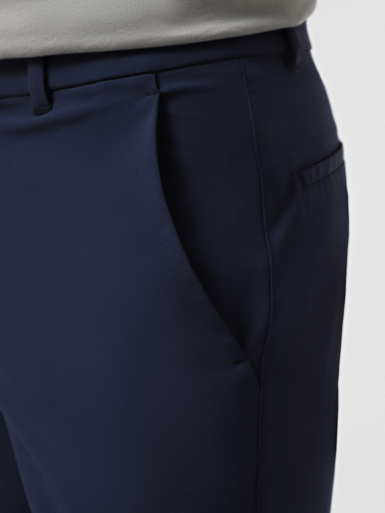 Повседневные шорты EA7 Golf Pro модель 3RPS02-PNCCZ-1554 Фото