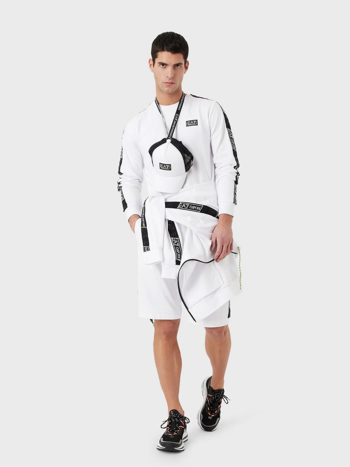 Шорти EA7 Logo Series модель 3RPS56-PJ05Z-1100 Фото