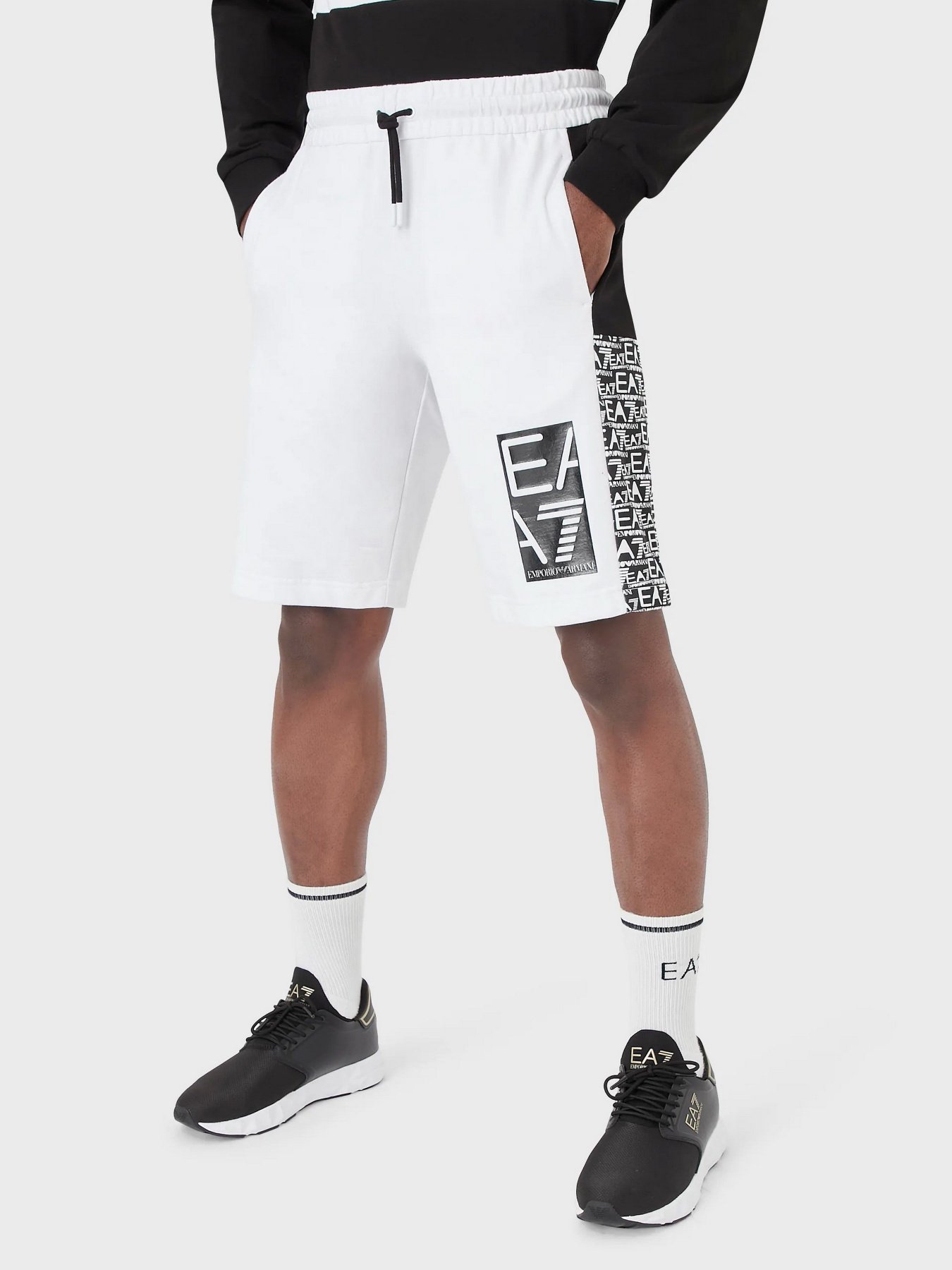 Шорти EA7 Graphic Series модель 3RPS62-PJ05Z-1100 Фото