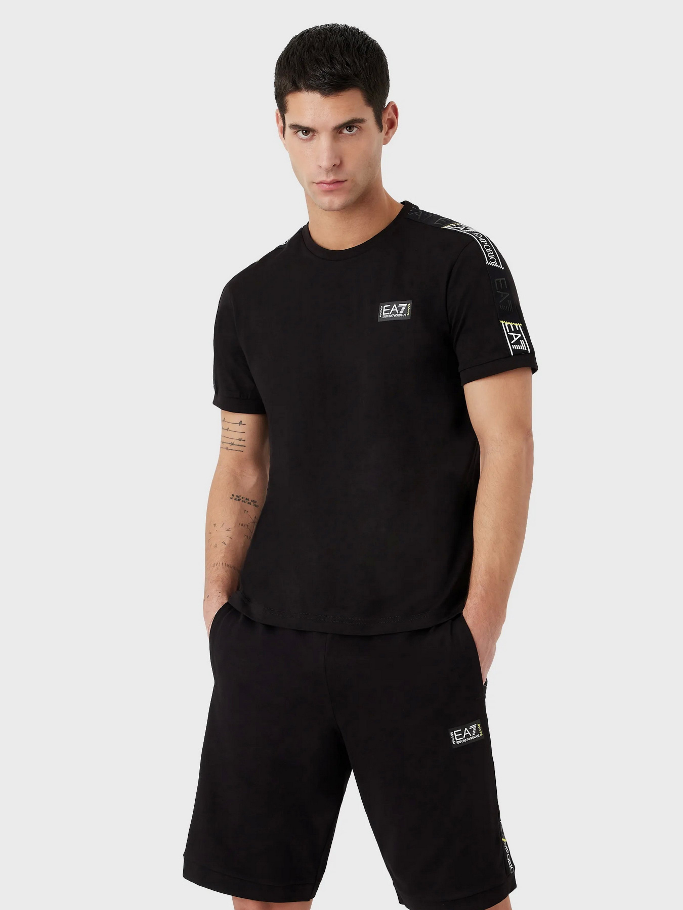 Футболка EA7 Logo Series модель 3RPT06-PJ02Z-1200 Фото