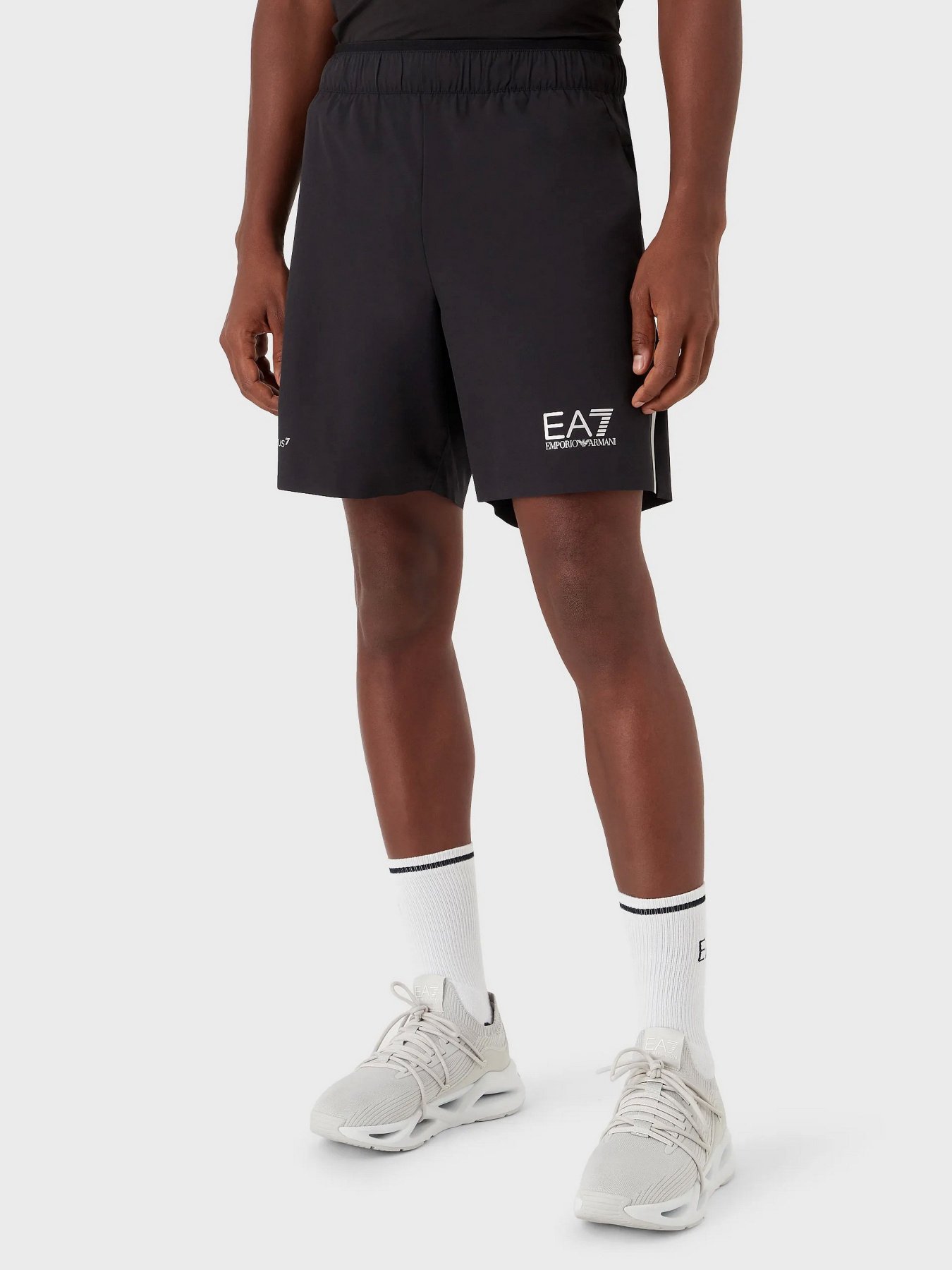 Шорты спортивные EA7 VENTUS7 Tennis Pro модель 8NPS07-PN6TZ-1200 Фото