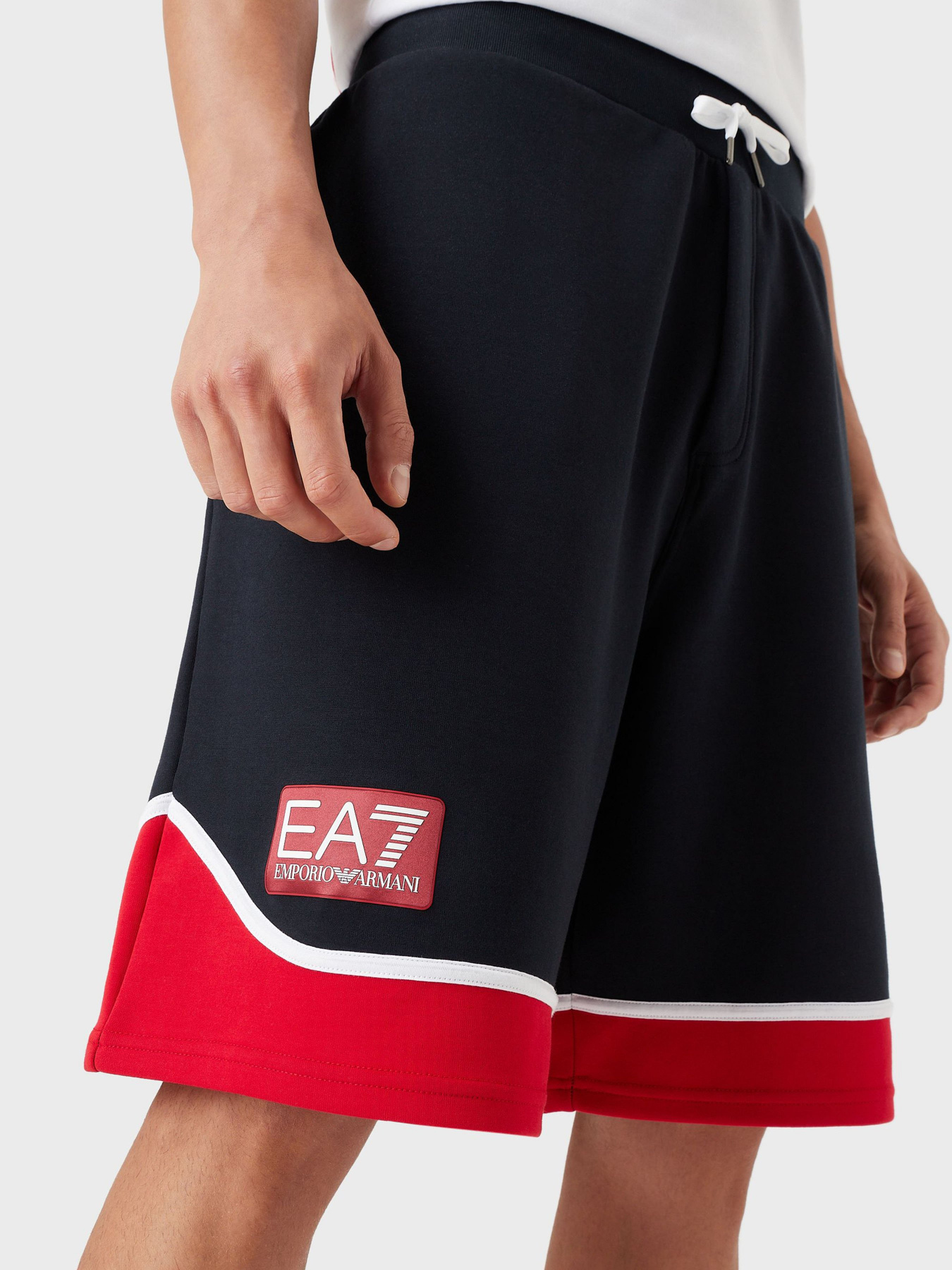 Спортивні шорти EA7 Olympia модель 6LPSBI-PJOMZ-1551 Спортивні шорти EA7 Olympia модель 6LPSBI-PJOMZ-1551 Фото