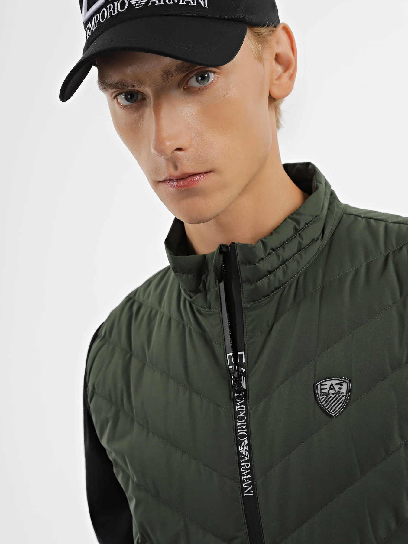 Жилет з утеплювачем EA7 Premium Shield модель 8NPQ02-PNE1Z-1845 Фото