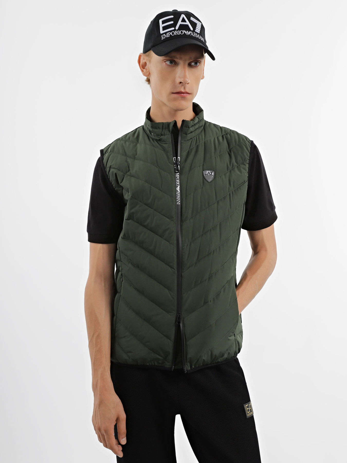 Жилет з утеплювачем EA7 Premium Shield модель 8NPQ02-PNE1Z-1845 Фото