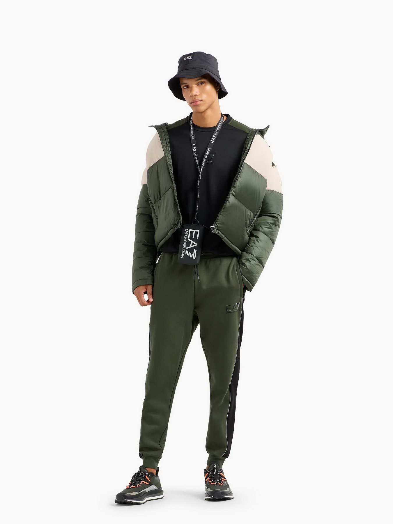 Штаны спортивные EA7 Athletic Colour Block модель 6RPP64-PJ07Z-1845 Фото