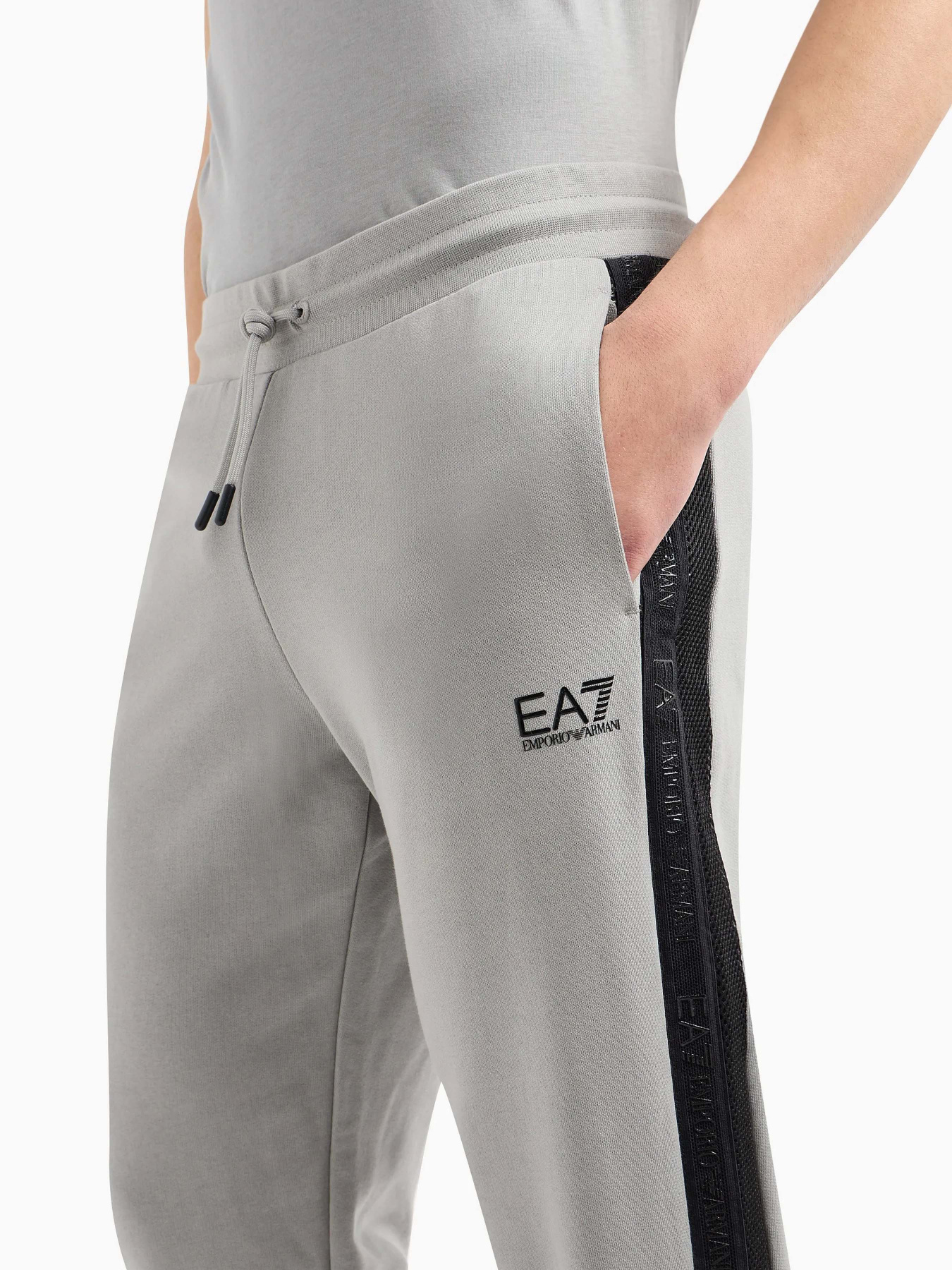 Спортивні штани EA7 Logo Series модель 3DPP76-PJEQZ-0923 Спортивні штани EA7 Logo Series модель 3DPP76-PJEQZ-0923 Фото