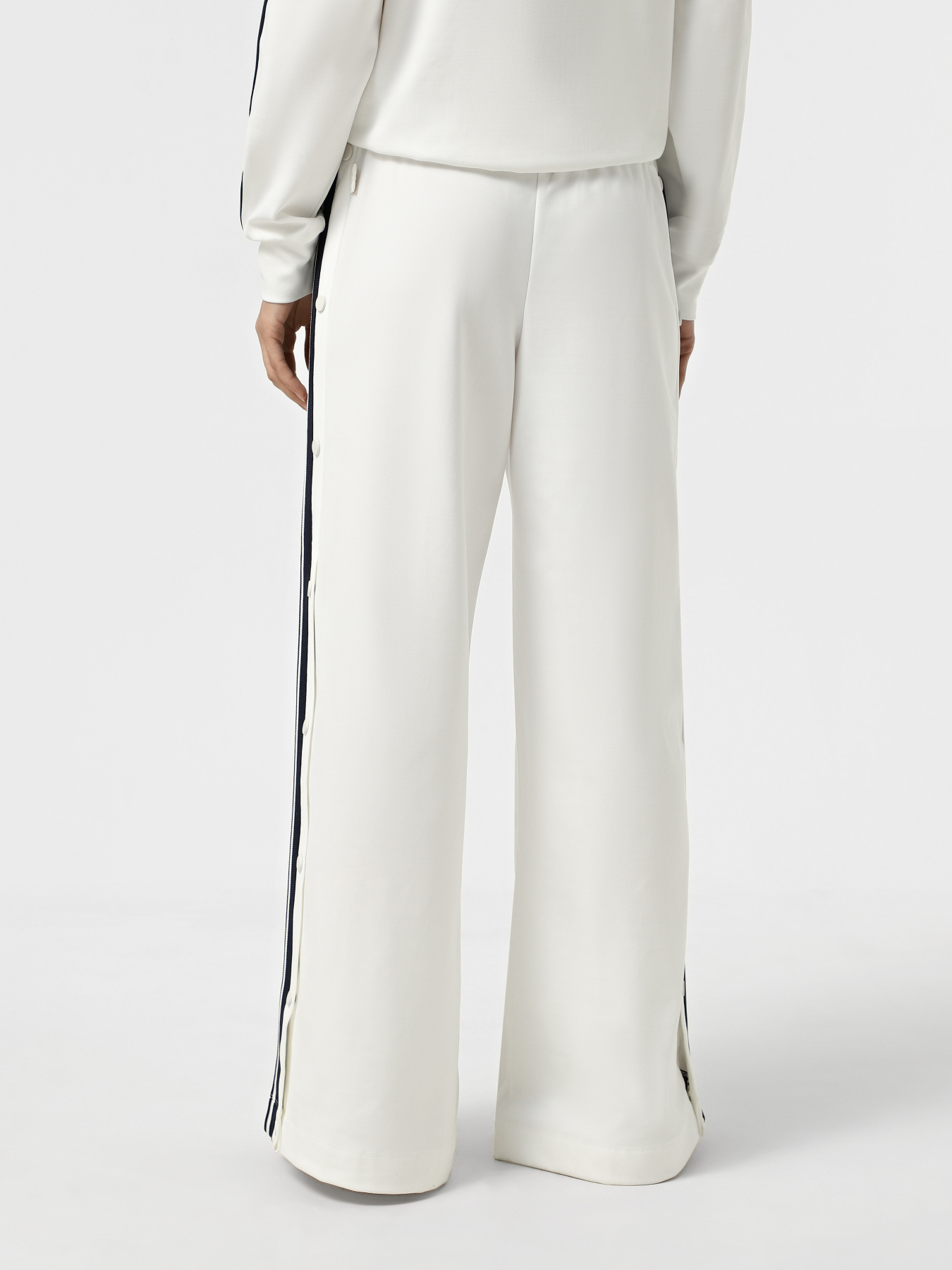 Штаны спортивные EA7 Club House модель 7W000152-AF12114-U0005 Фото