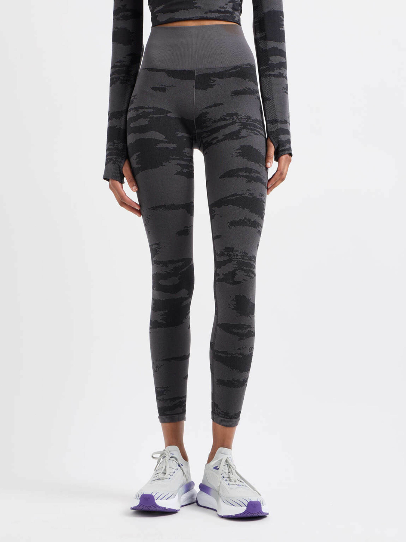 Леггинсы EA7 Urban Escape модель 7W000519-AF13714-FC073 Фото