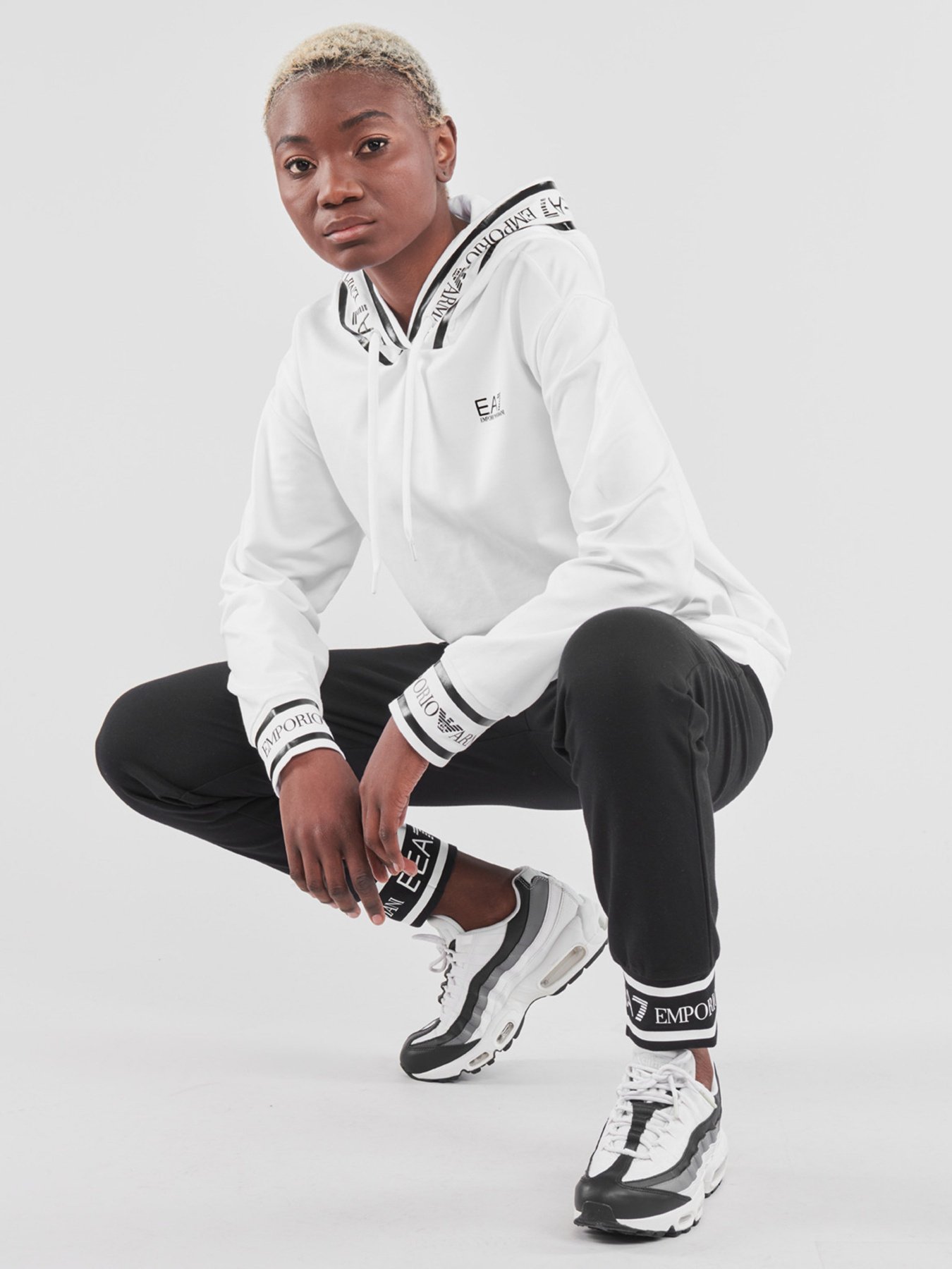 Спортивный костюм EA7 модель 3KTV56-TJ31Z-22BA Фото