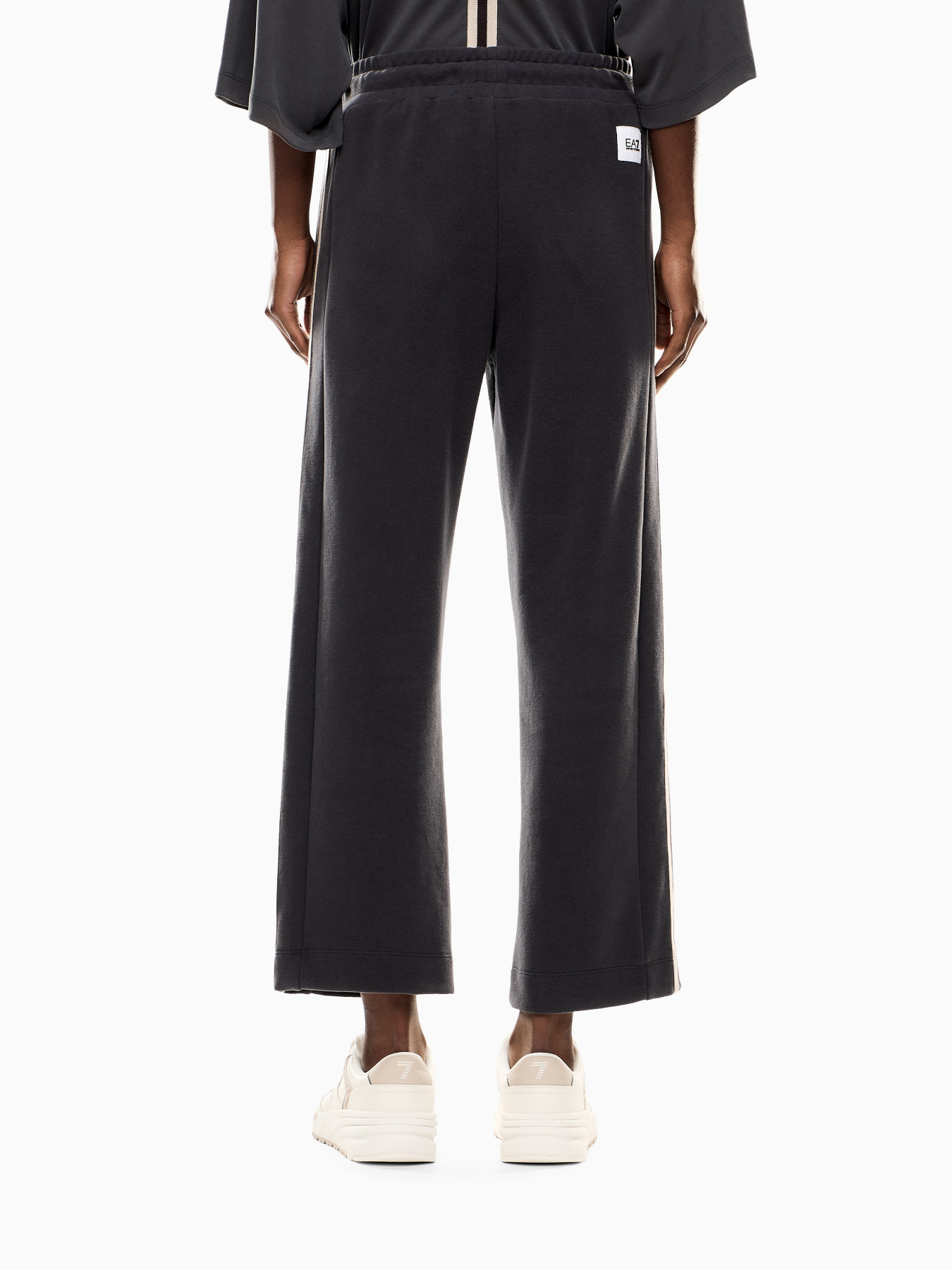 Спортивні штани EA7 модель 7W000568-AF15528-U8117 Спортивні штани EA7 модель 7W000568-AF15528-U8117 Фото