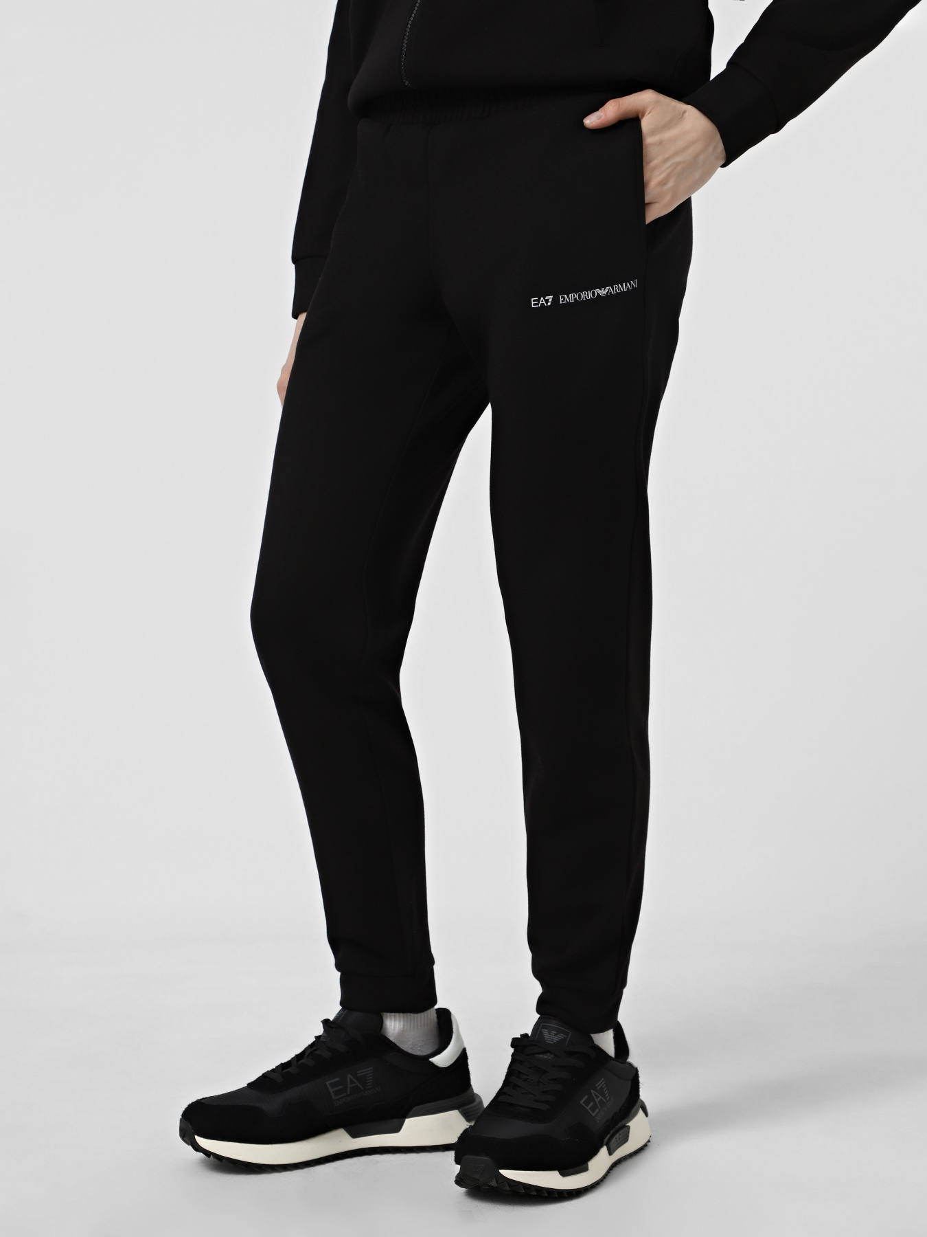 Спортивный костюм EA7 модель 7W000802-AF10443-UC001 Спортивный костюм EA7 модель 7W000802-AF10443-UC001 Фото