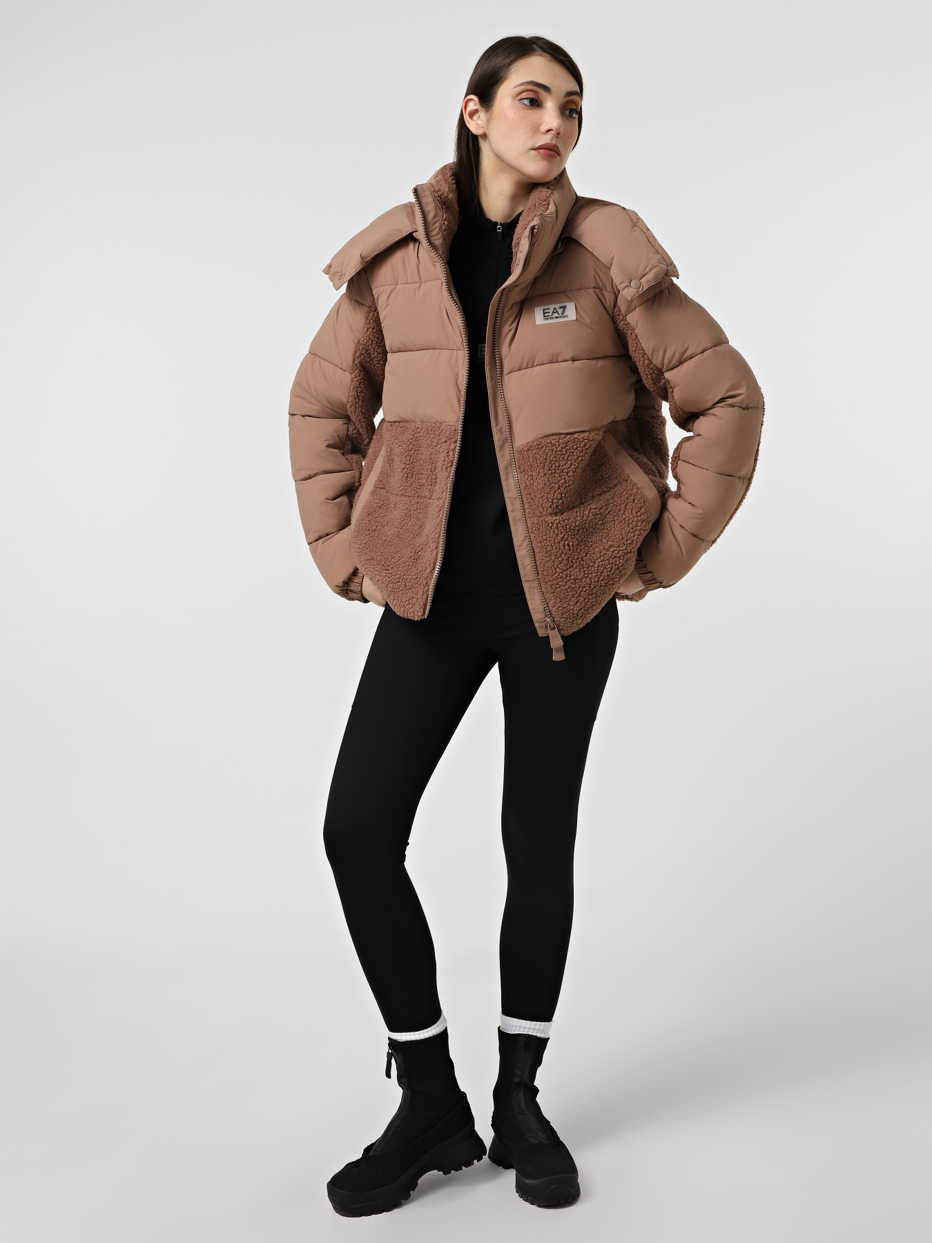 Зимова куртка EA7 модель 7W000656-AF16076-U6108 Зимова куртка EA7 модель 7W000656-AF16076-U6108 Фото