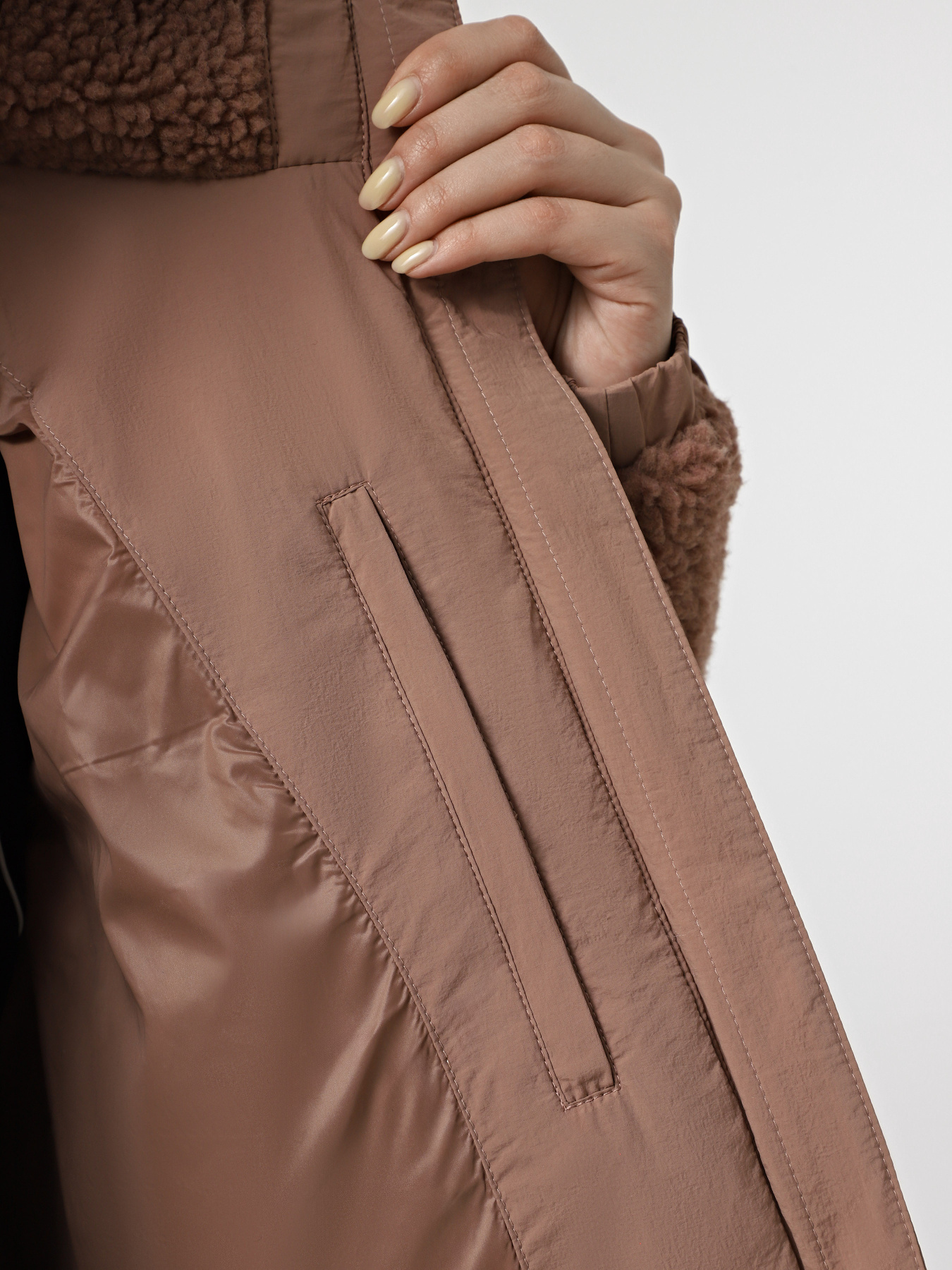 Зимова куртка EA7 модель 7W000656-AF16076-U6108 Зимова куртка EA7 модель 7W000656-AF16076-U6108 Фото