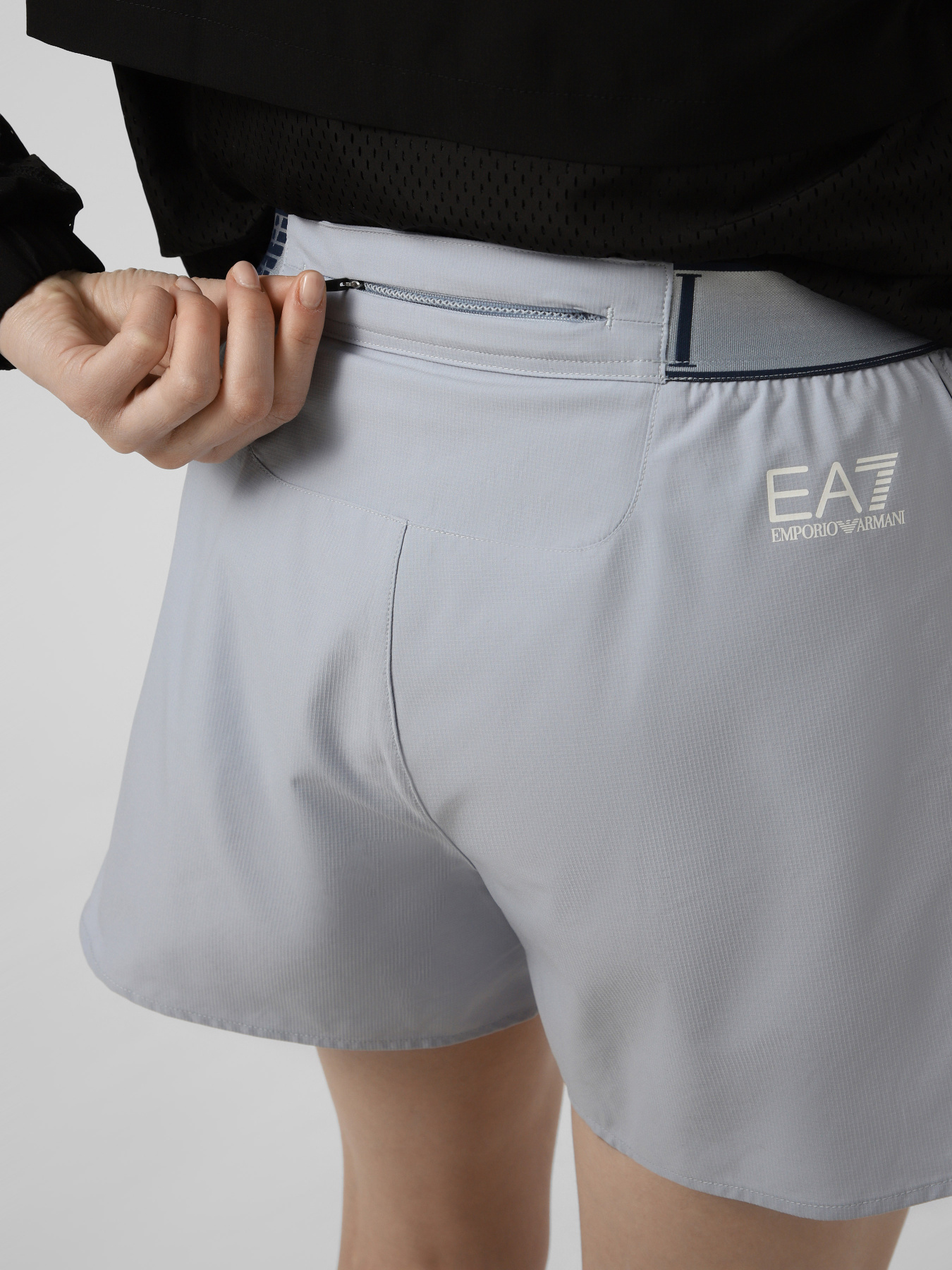 Шорти EA7 модель 7W000931-AF15724-U9309 Фото