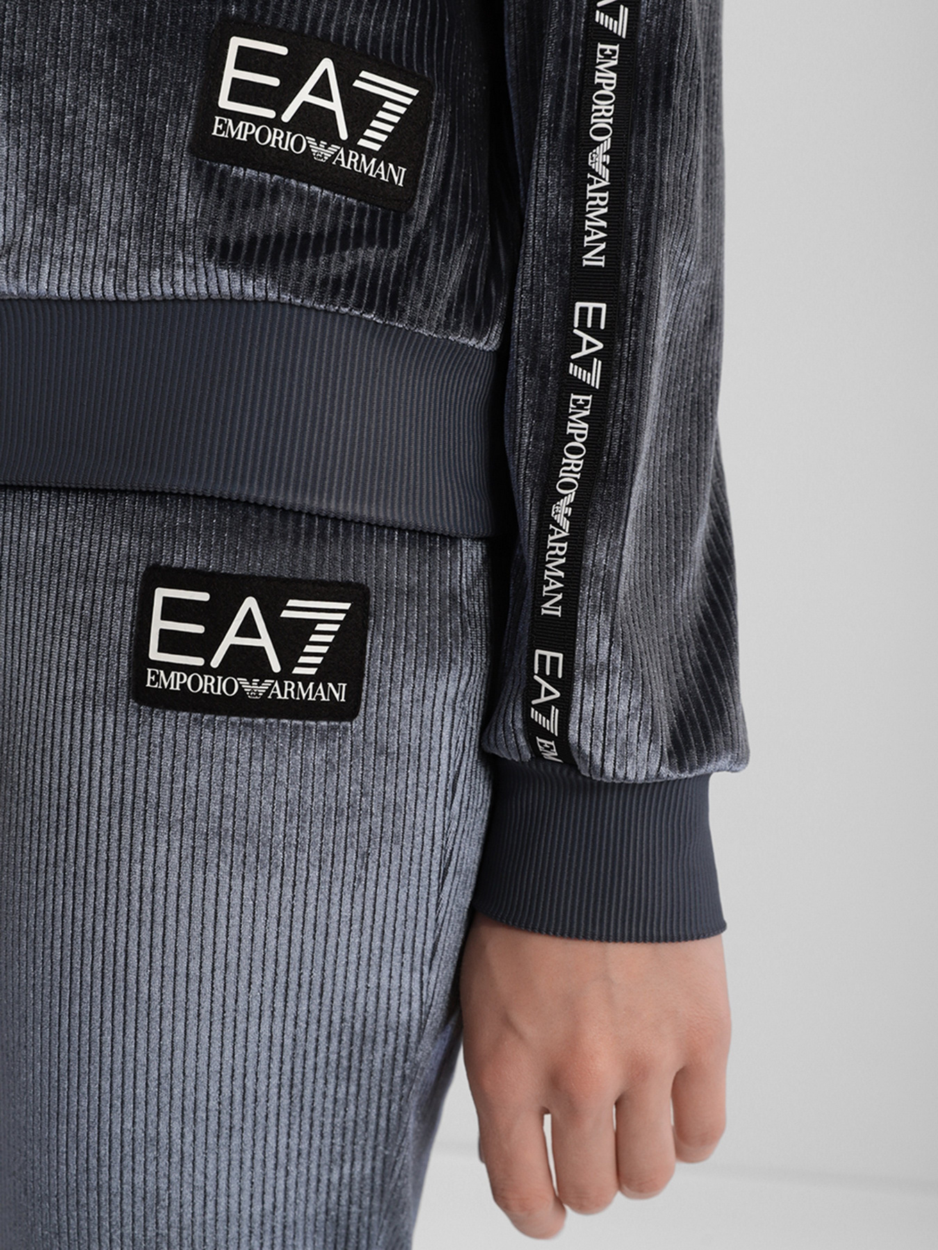 Спортивний костюм EA7 модель 6KTV69-TJBBZ-1543 Фото