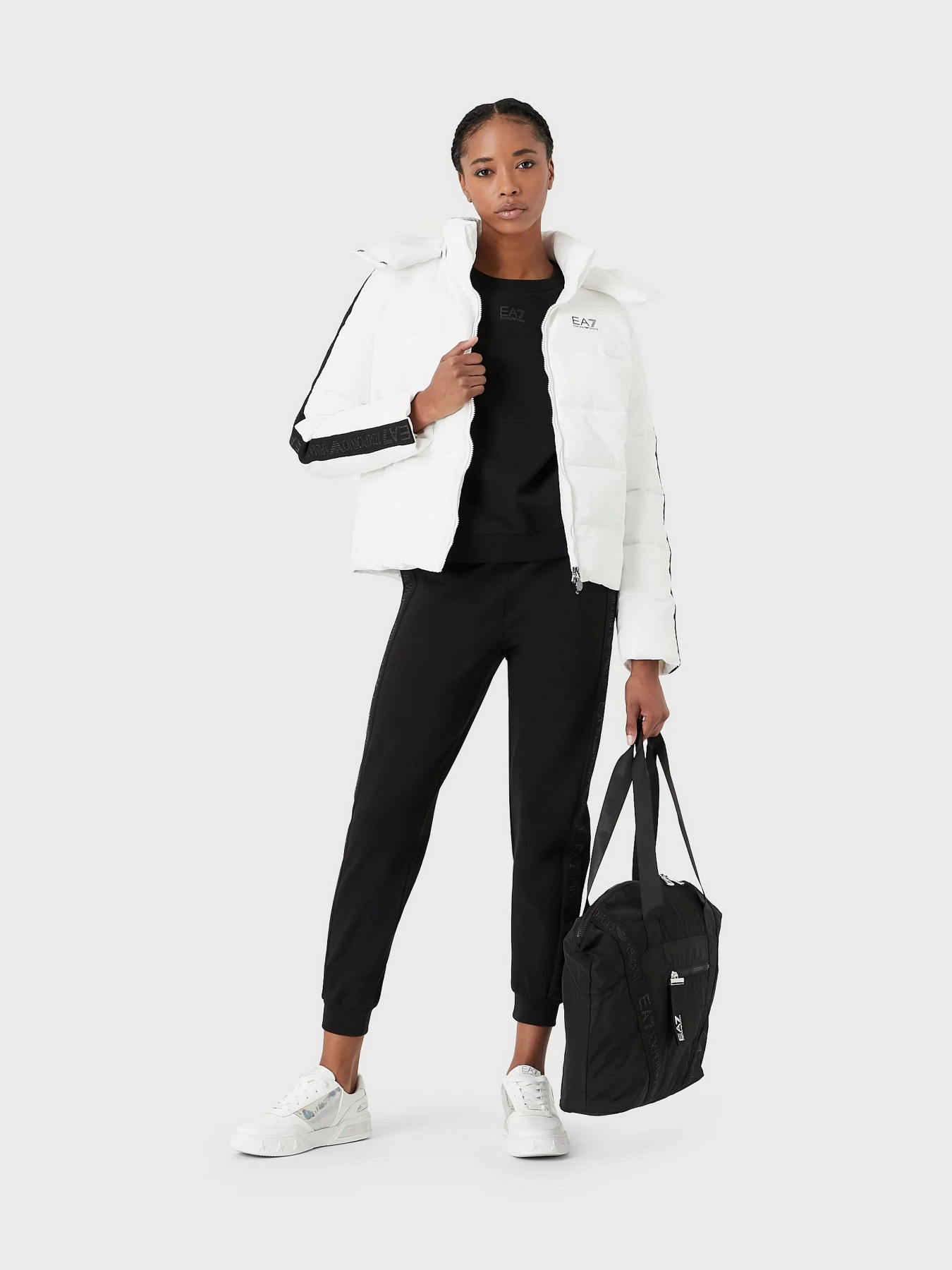 Зимняя куртка EA7 Logo Series модель 6LTB18-TN8AZ-1100 Фото