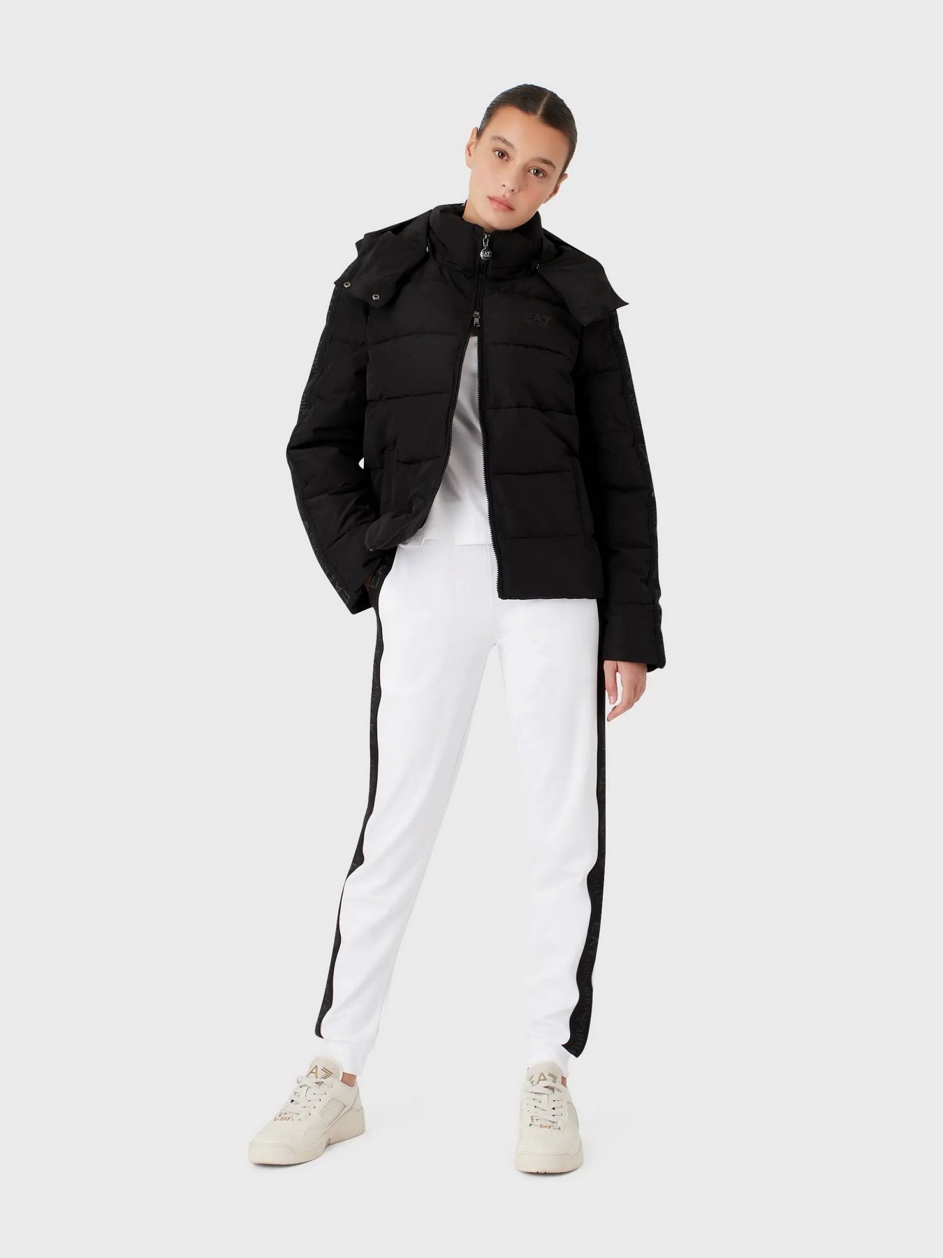 Зимняя куртка EA7 Logo Series модель 6LTB18-TN8AZ-1200 Фото