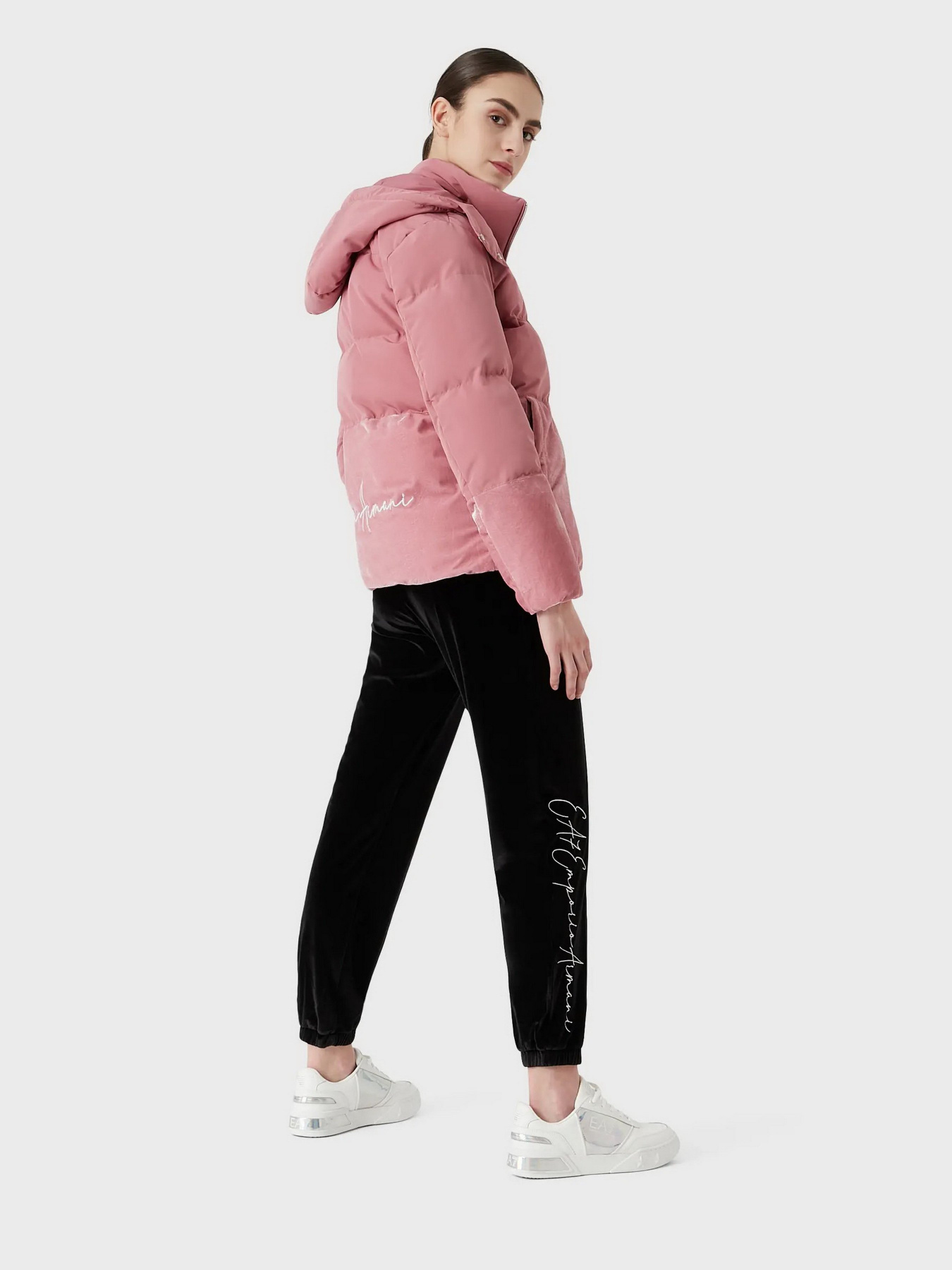 Зимняя куртка EA7 Athletic Velour модель 6LTB20-TN8AZ-1438 Фото