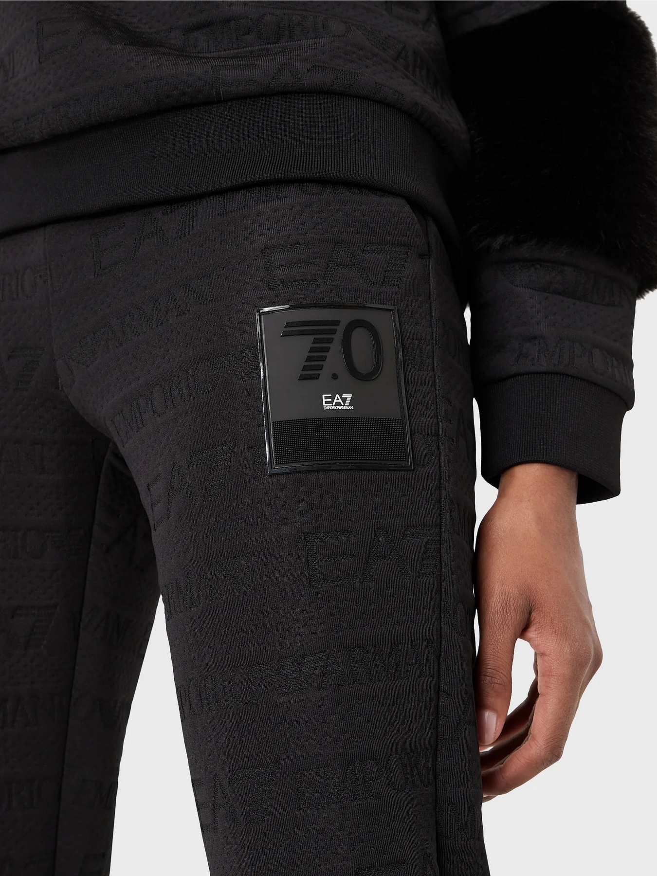 Штаны спортивные EA7 7.0 модель 6LTP75-TJGVZ-1200 Фото