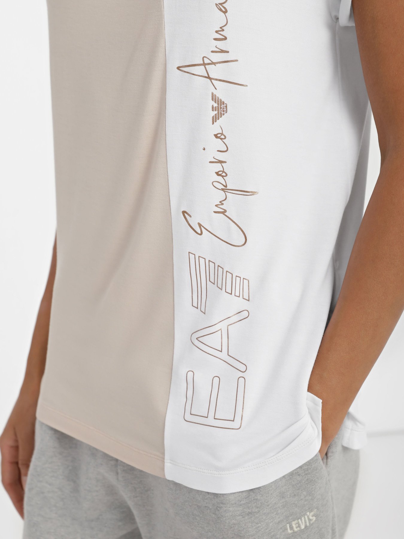 Футболка EA7 Tonal Block модель 3RTT22-TJKMZ-1741 Футболка EA7 Tonal Block модель 3RTT22-TJKMZ-1741 Фото