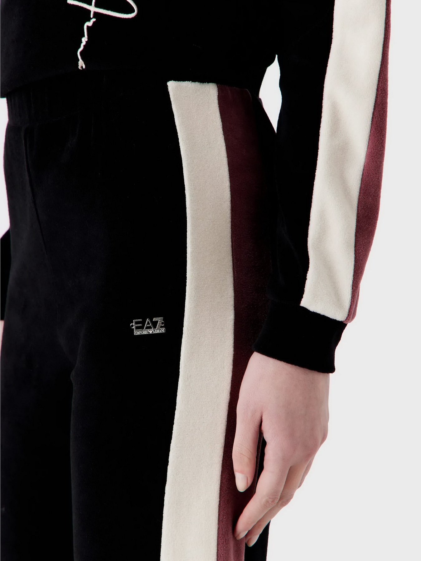 Штаны спортивные EA7 Athletic Velour модель 6RTP58-TJQEZ-1200 Фото