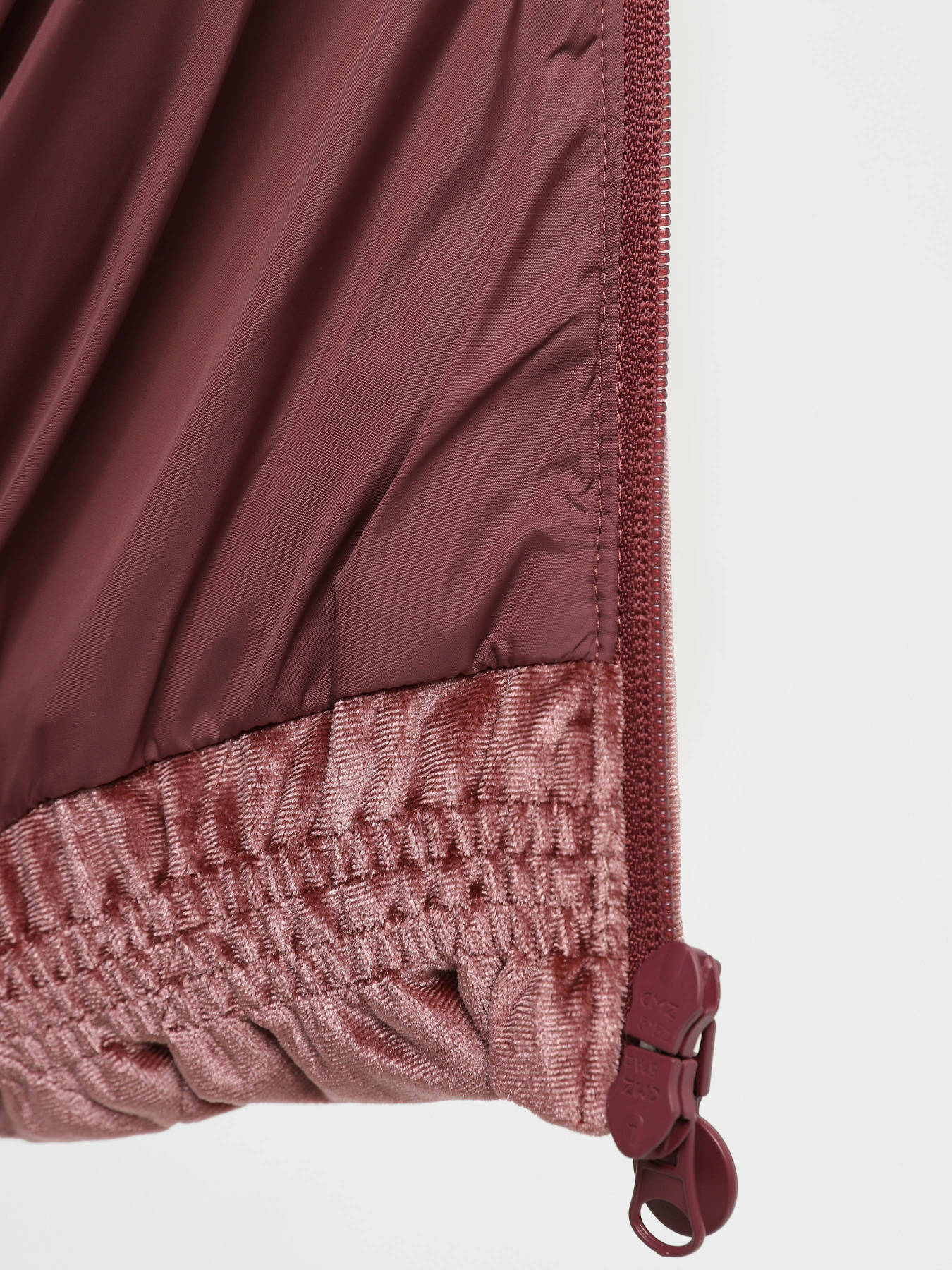 Зимняя куртка EA7 Athletic Velour модель 6RTB04-TN7VZ-1420 Фото