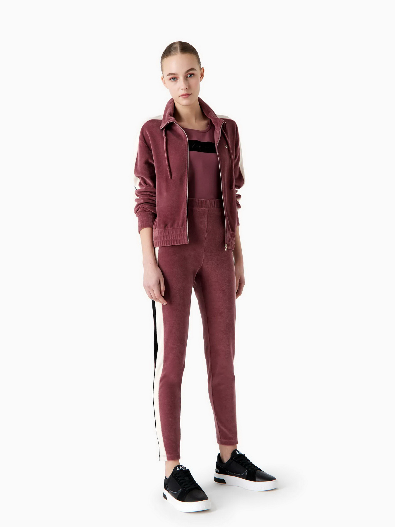 Футболка EA7 Athletic Velour organic cotton-blend модель 6RTT08-TJ6SZ-1420 Футболка EA7 Athletic Velour organic cotton-blend модель 6RTT08-TJ6SZ-1420 Фото