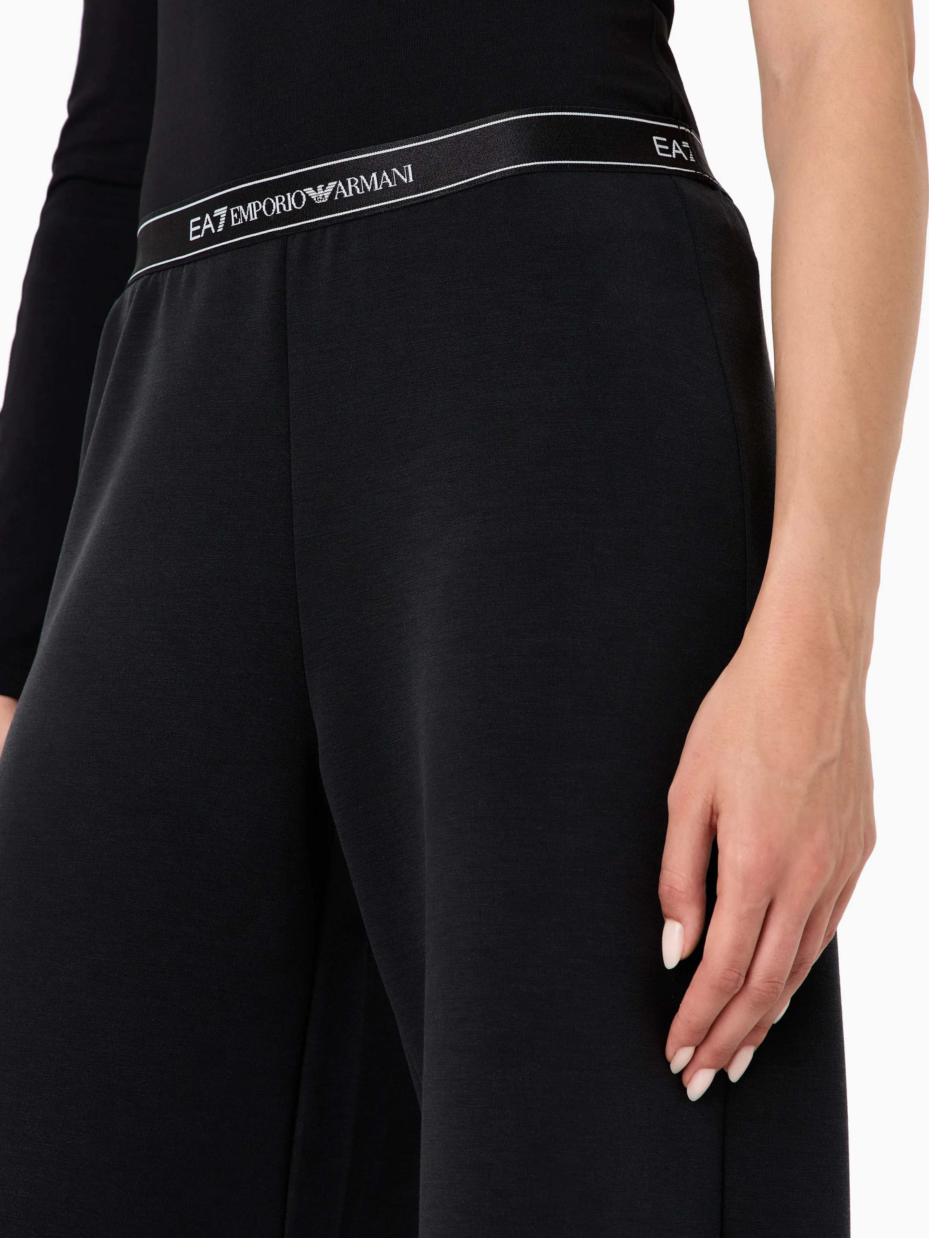 Штаны спортивные EA7 Logo Series модель 3DTP70-TJDCZ-1200 Фото