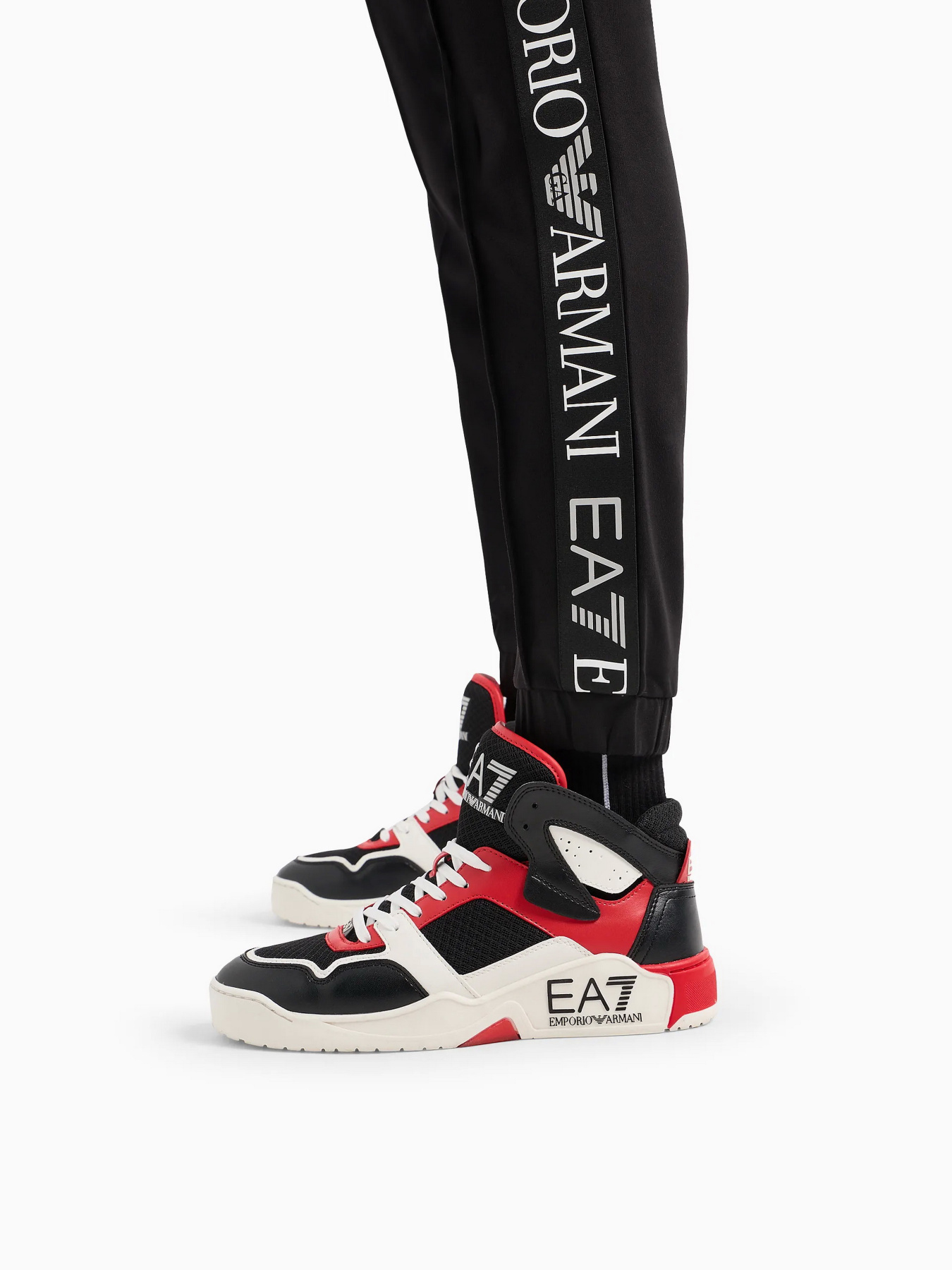 Спортивний костюм EA7 Natural Ventus7 модель 3DTV61-TJKWZ-1200 Спортивний костюм EA7 Natural Ventus7 модель 3DTV61-TJKWZ-1200 Фото