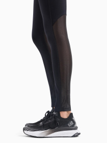 Спортивні леггінси EA7 7.0 модель 3DTP74-TJKLZ-1200 Спортивні леггінси EA7 7.0 модель 3DTP74-TJKLZ-1200 Фото