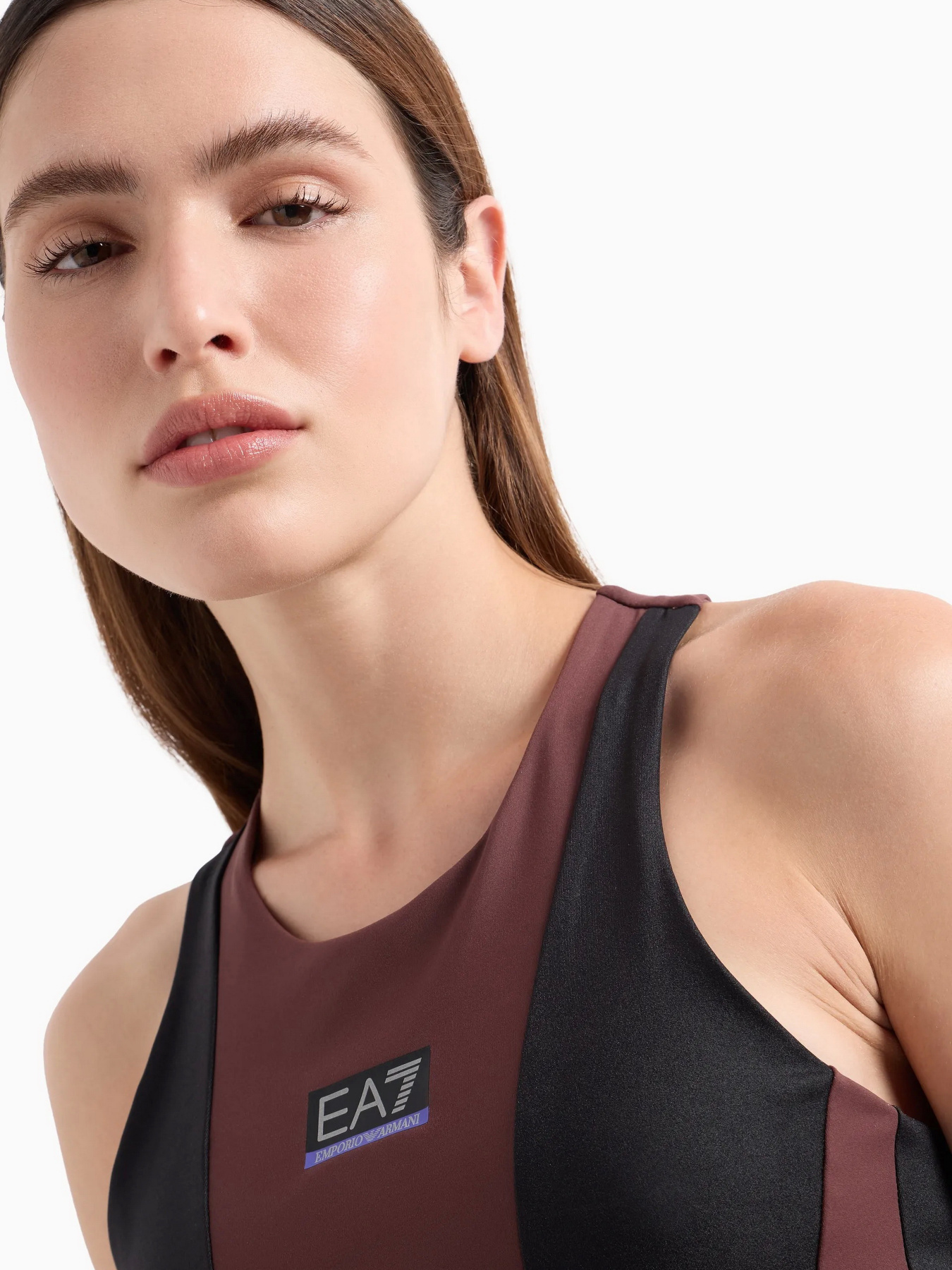 Спортивный топ EA7 Vigor 7 модель 6DTH52-TJKLZ-27CB Фото