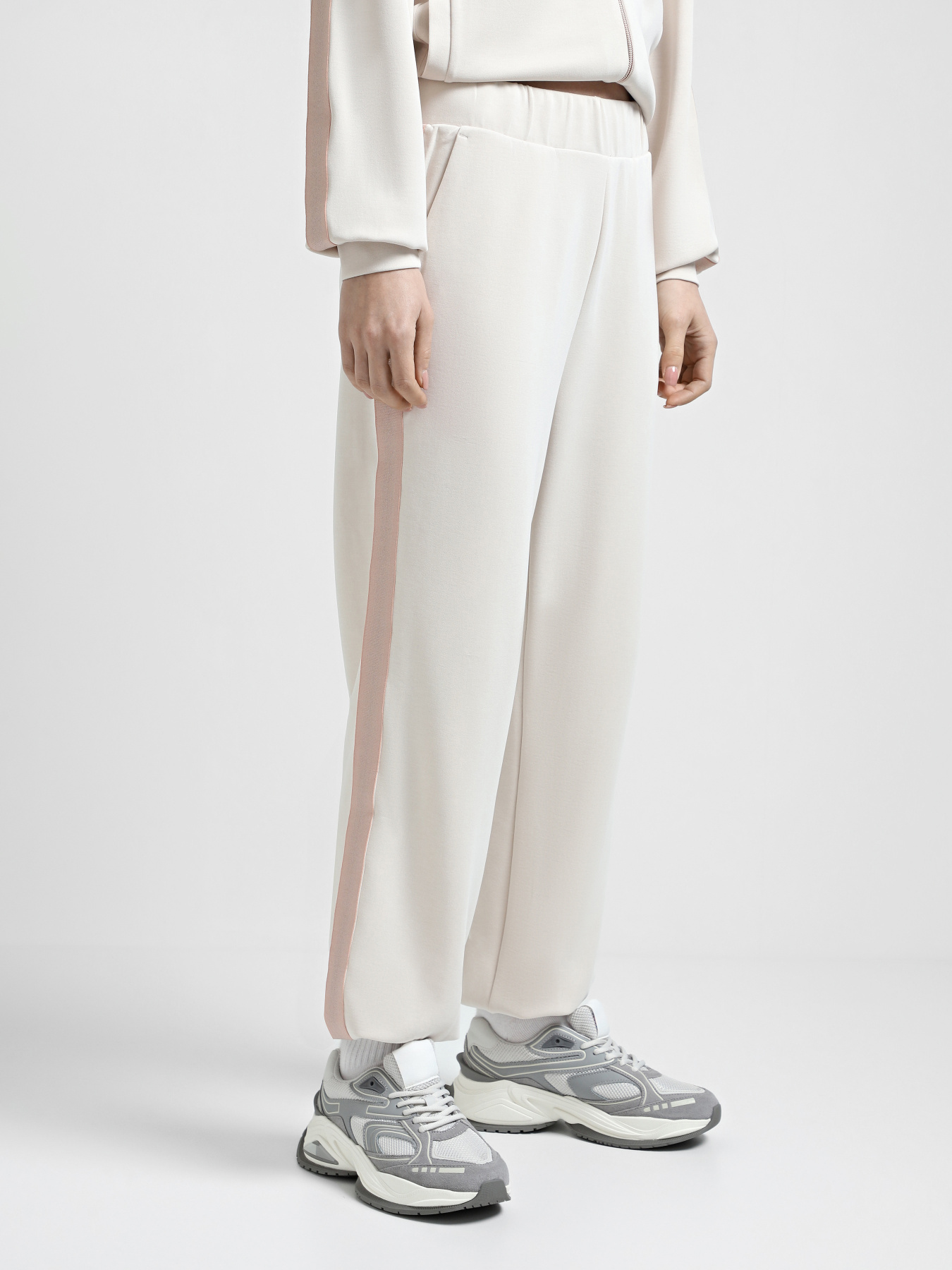 Штаны спортивные EA7 Precious модель 6DTP74-TJZBZ-1120 Фото