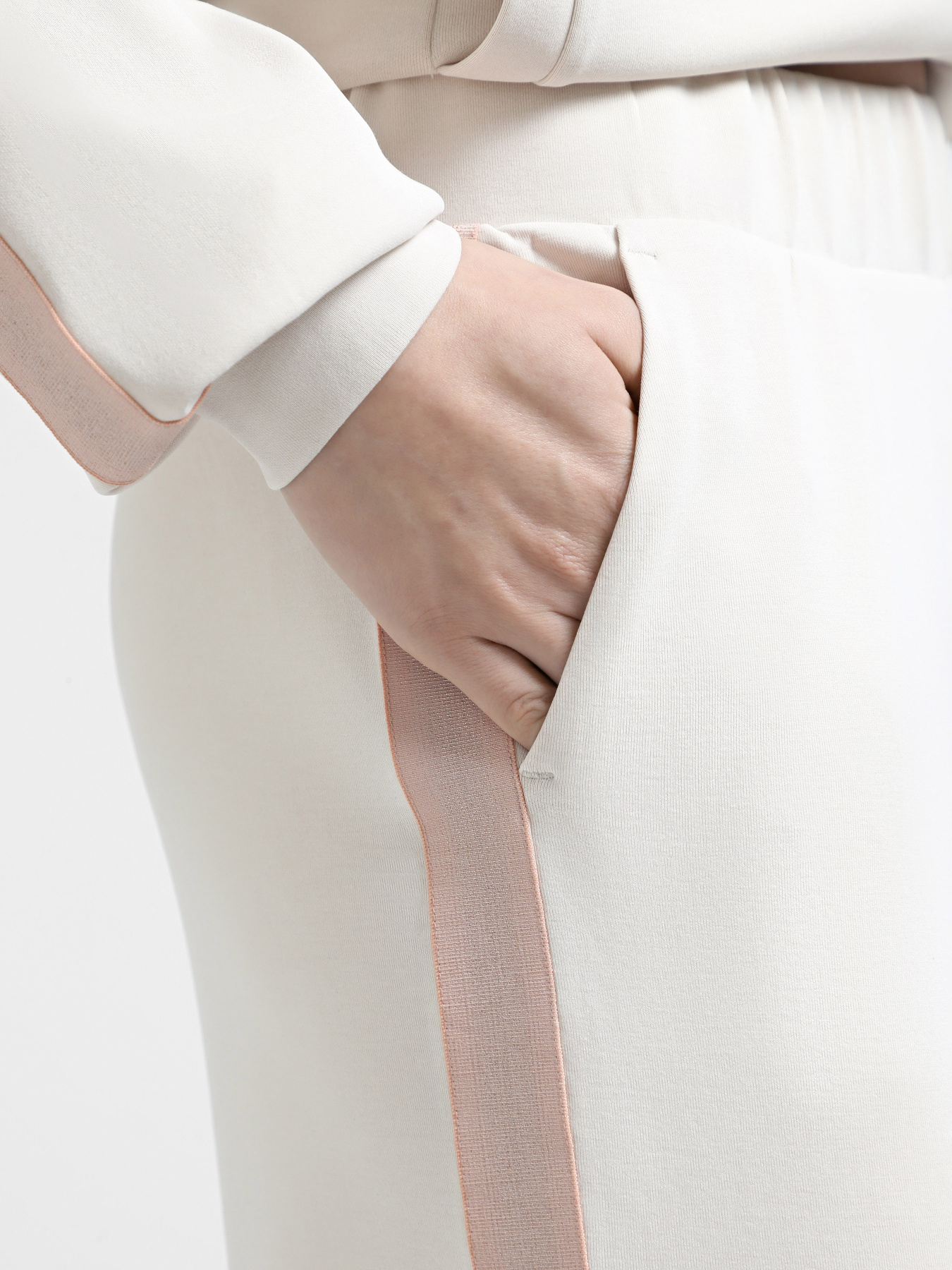 Штаны спортивные EA7 Precious модель 6DTP74-TJZBZ-1120 Фото