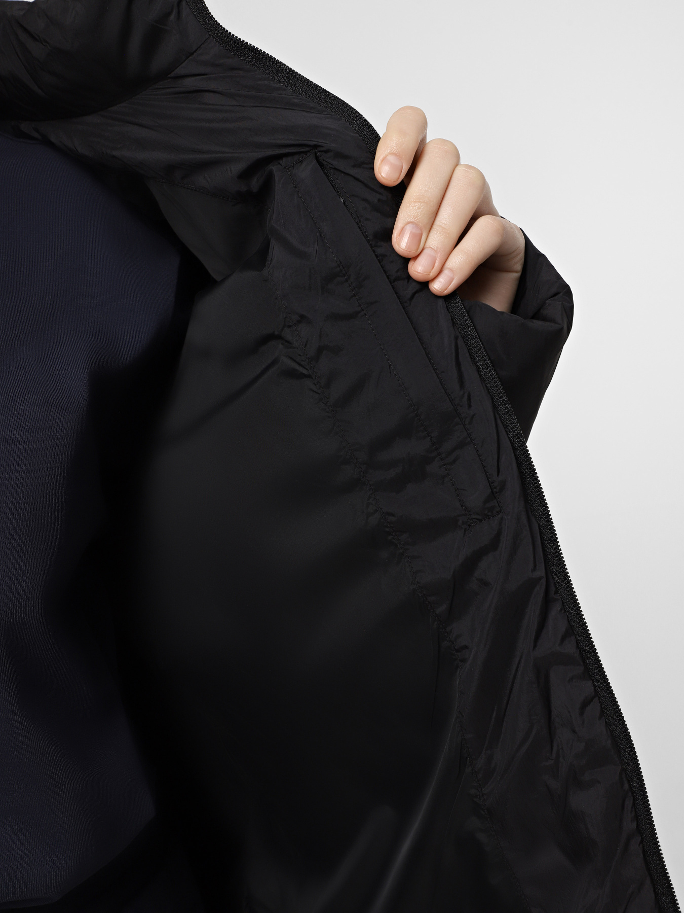 Зимняя куртка EA7 модель 6DUB02-PNHXZ-1200 Фото