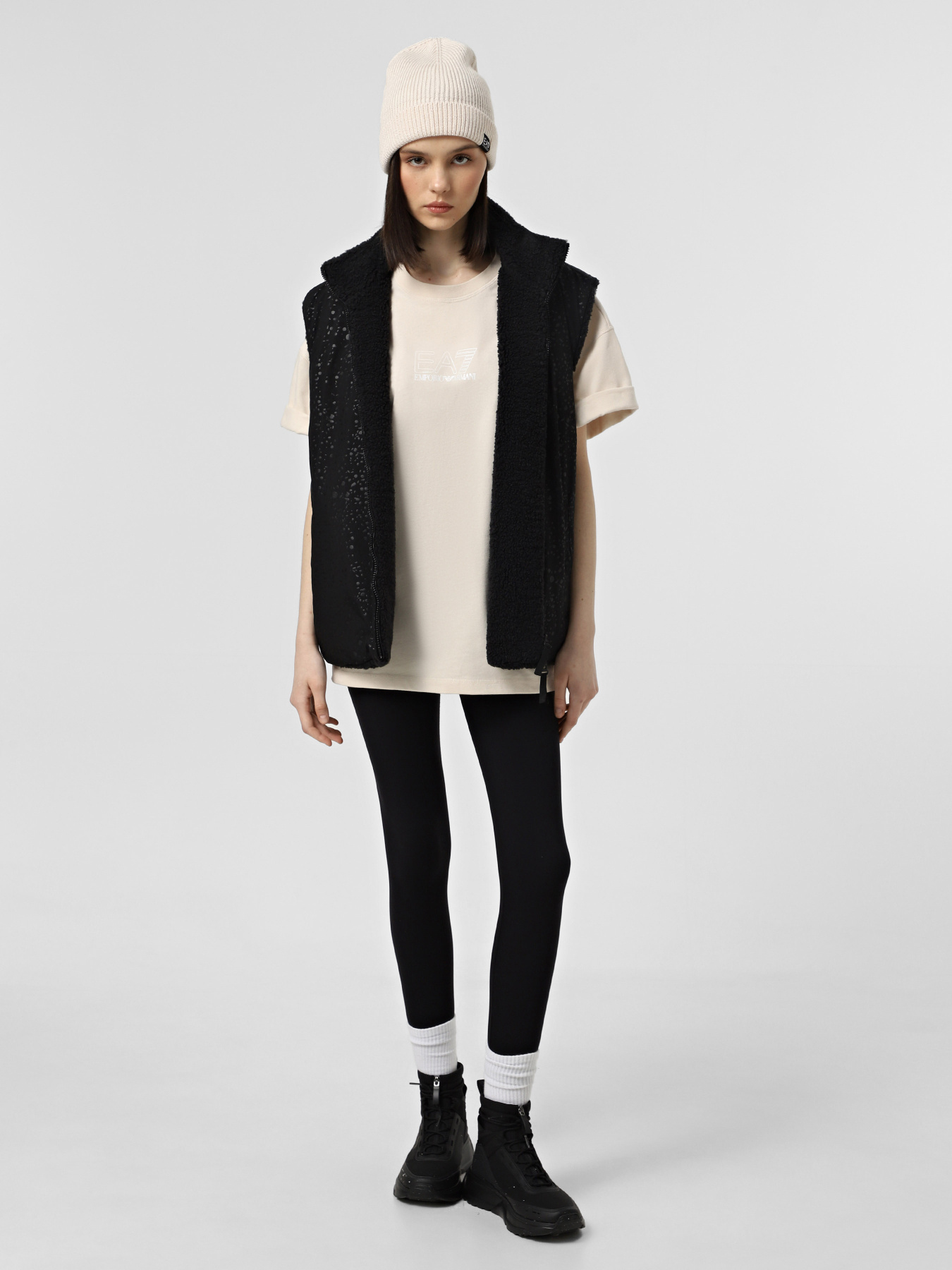 Футболка EA7 модель 6DUT11-PJONZ-1713 Футболка EA7 модель 6DUT11-PJONZ-1713 Фото