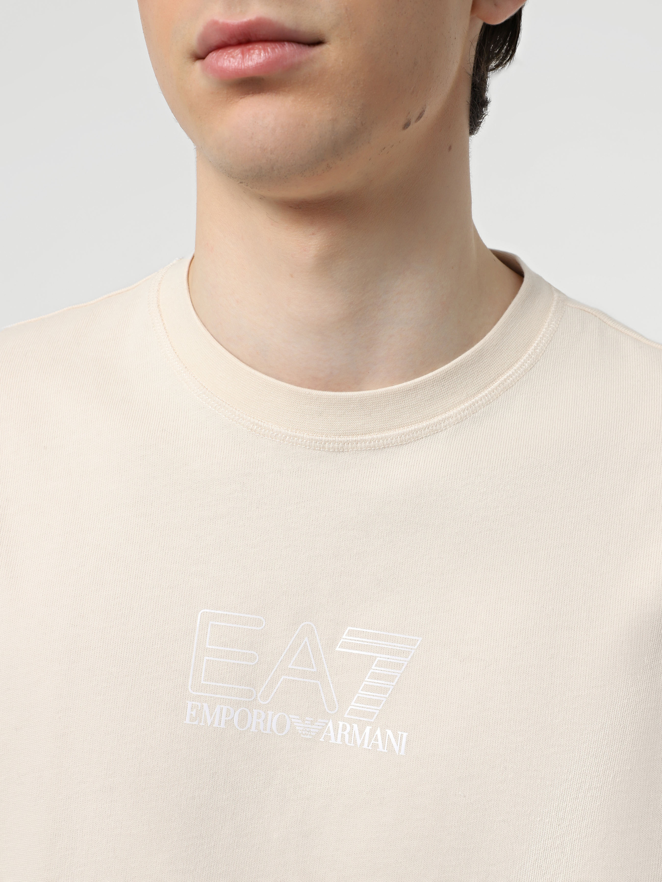 Футболка EA7 модель 6DUT11-PJONZ-1713 Футболка EA7 модель 6DUT11-PJONZ-1713 Фото