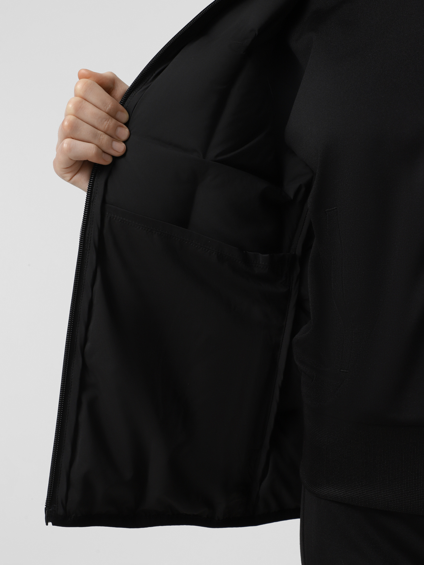 Утеплений жилет EA7 Golf Pro модель 6DTQ07-TNGKZ-1200 Фото