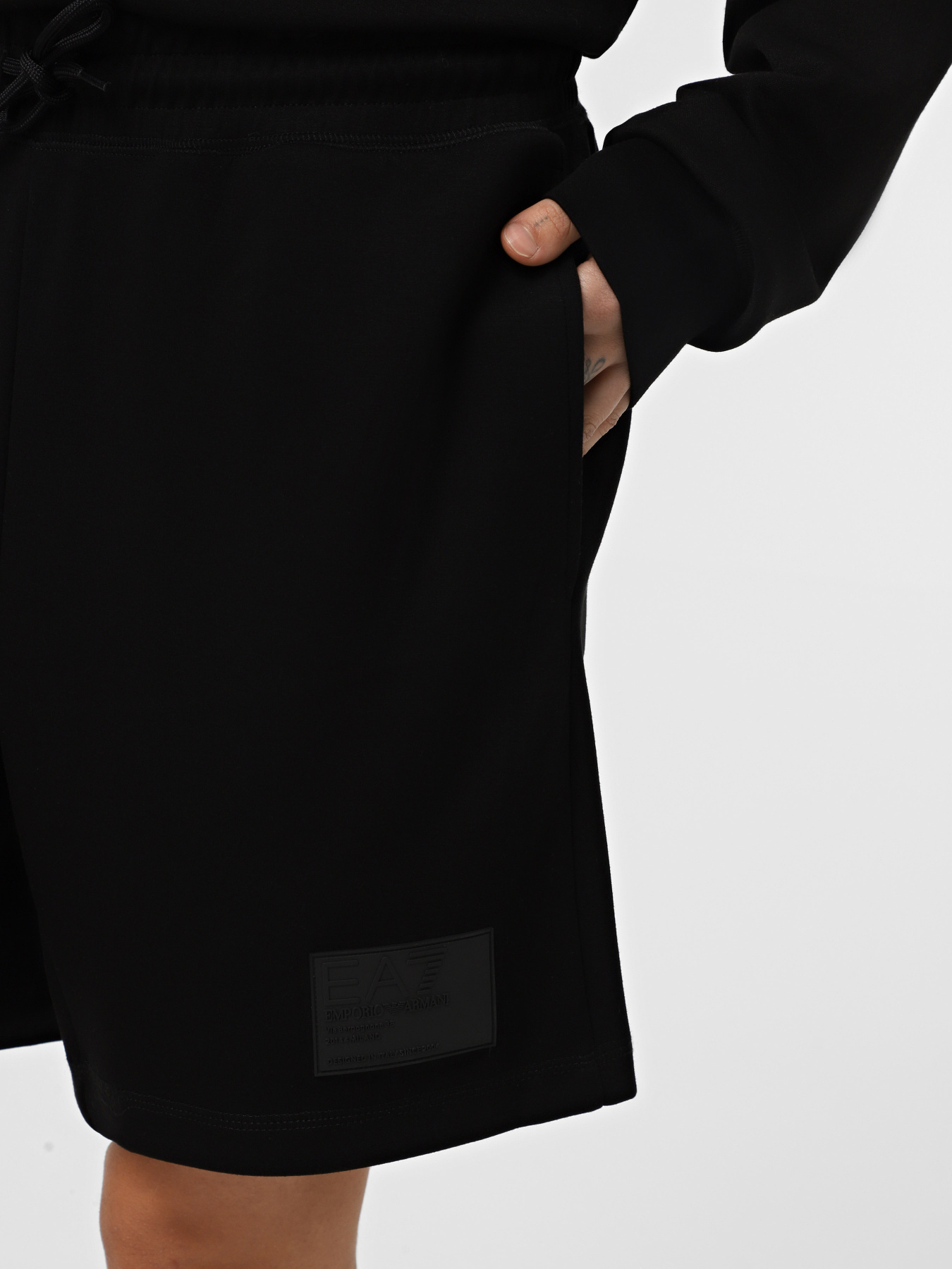 Шорти EA7 Core Identity модель 7X000019-AF13790-UC001 Фото