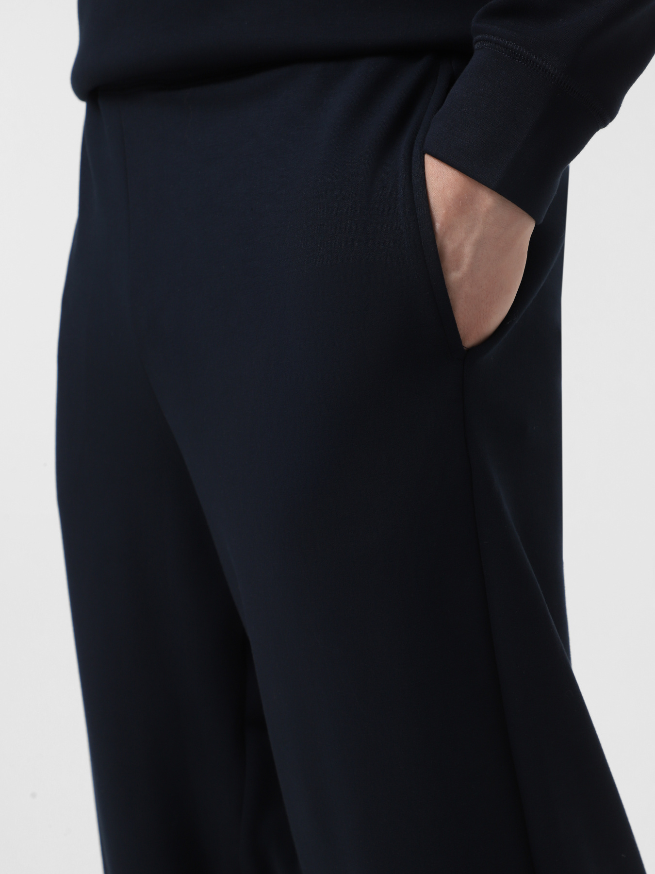 Спортивні штани EA7 Core Identity модель 7X000020-AF13790-UB102 Фото