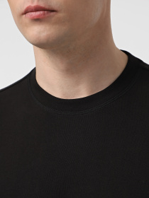 Футболка EA7 7.Cuore модель 7X000036-AF13243-FC138 Фото