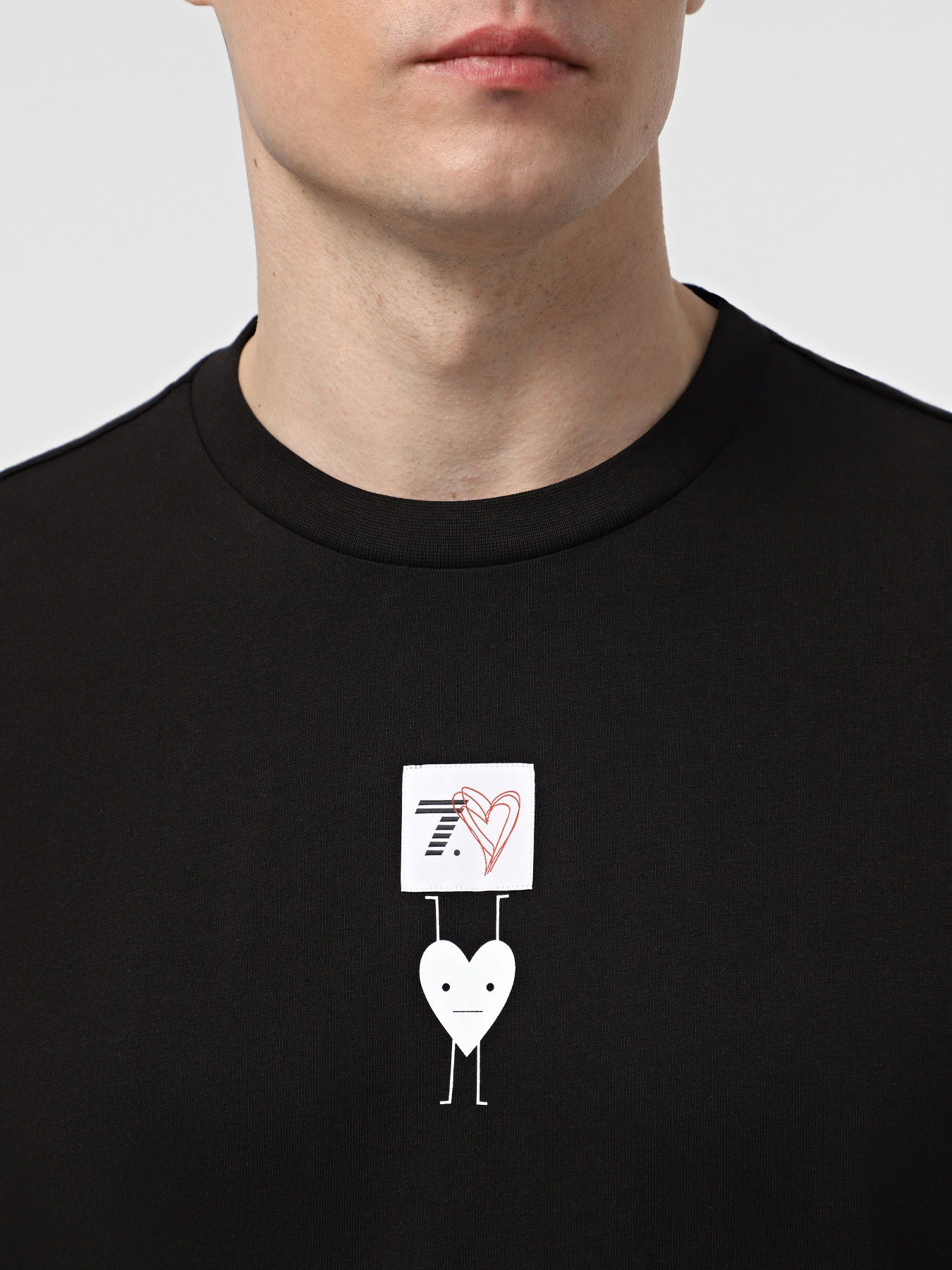 Футболка EA7 7.Cuore модель 7X000038-AF13243-FC140 Фото