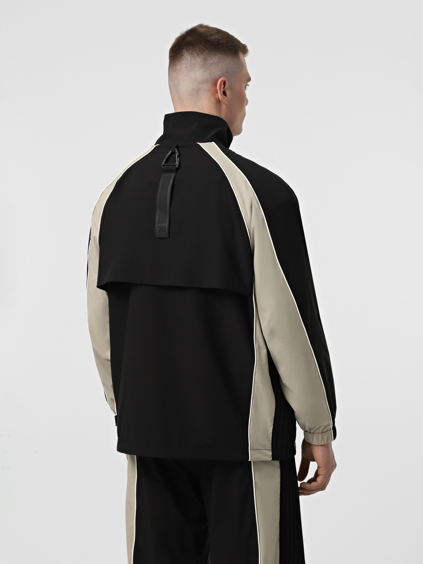 Вітровка EA7 7.0 модель 7X000086-AF14333-UC001 Фото