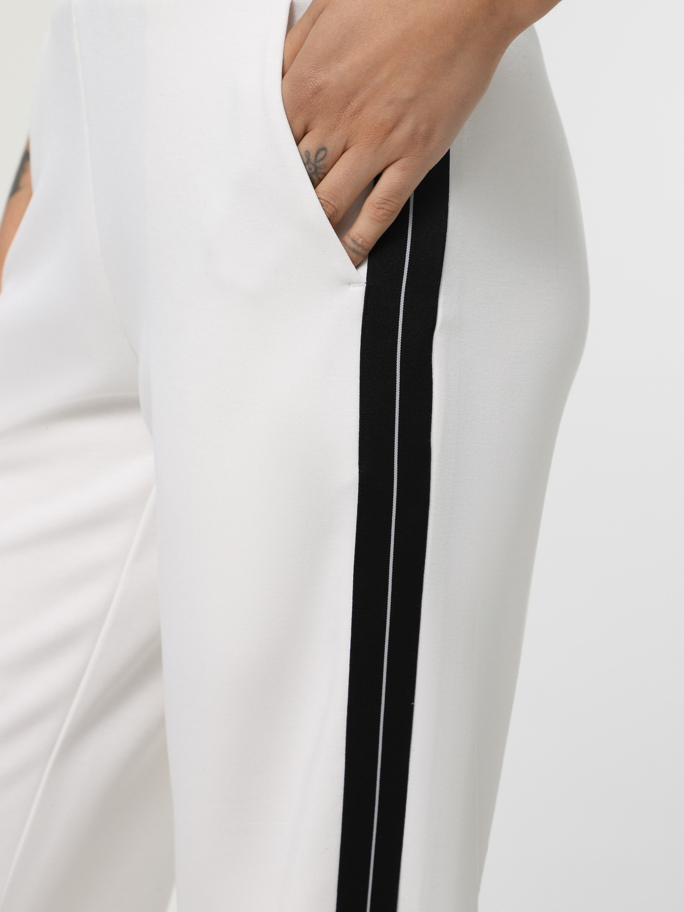 Штаны спортивные EA7 Logo Series модель 7W000174-AF12643-U0002 Фото