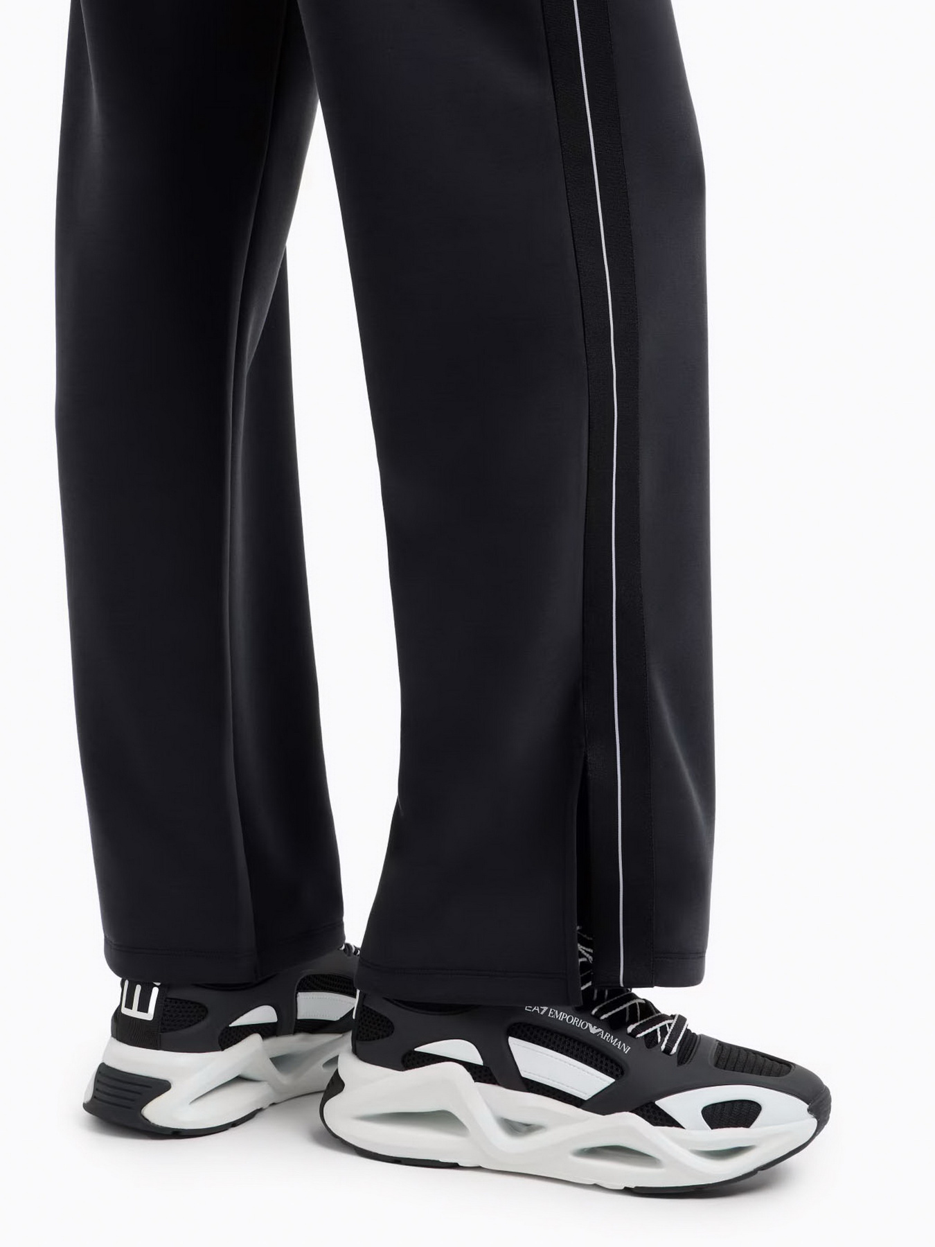 Спортивні штани EA7 Logo Series модель 7W000174-AF12643-UC001 Спортивні штани EA7 Logo Series модель 7W000174-AF12643-UC001 Фото