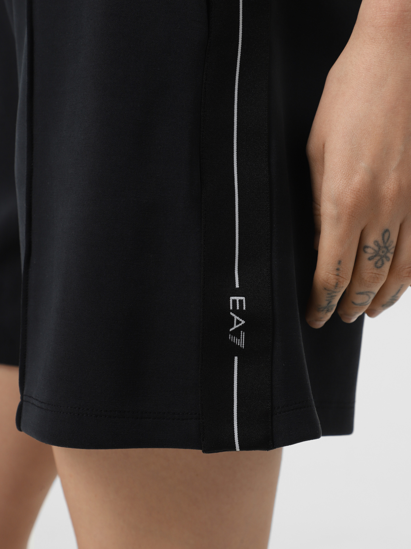 Шорты EA7 Logo Series модель 7W000176-AF12643-UC001 Фото